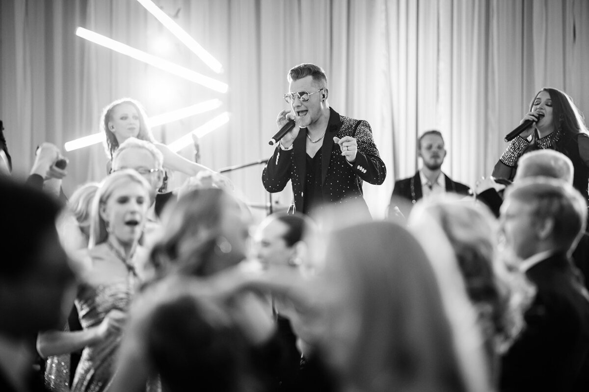 stein-eriksen-lodge-winter-park-city-wedding-pepper-nix-433L-2059bw