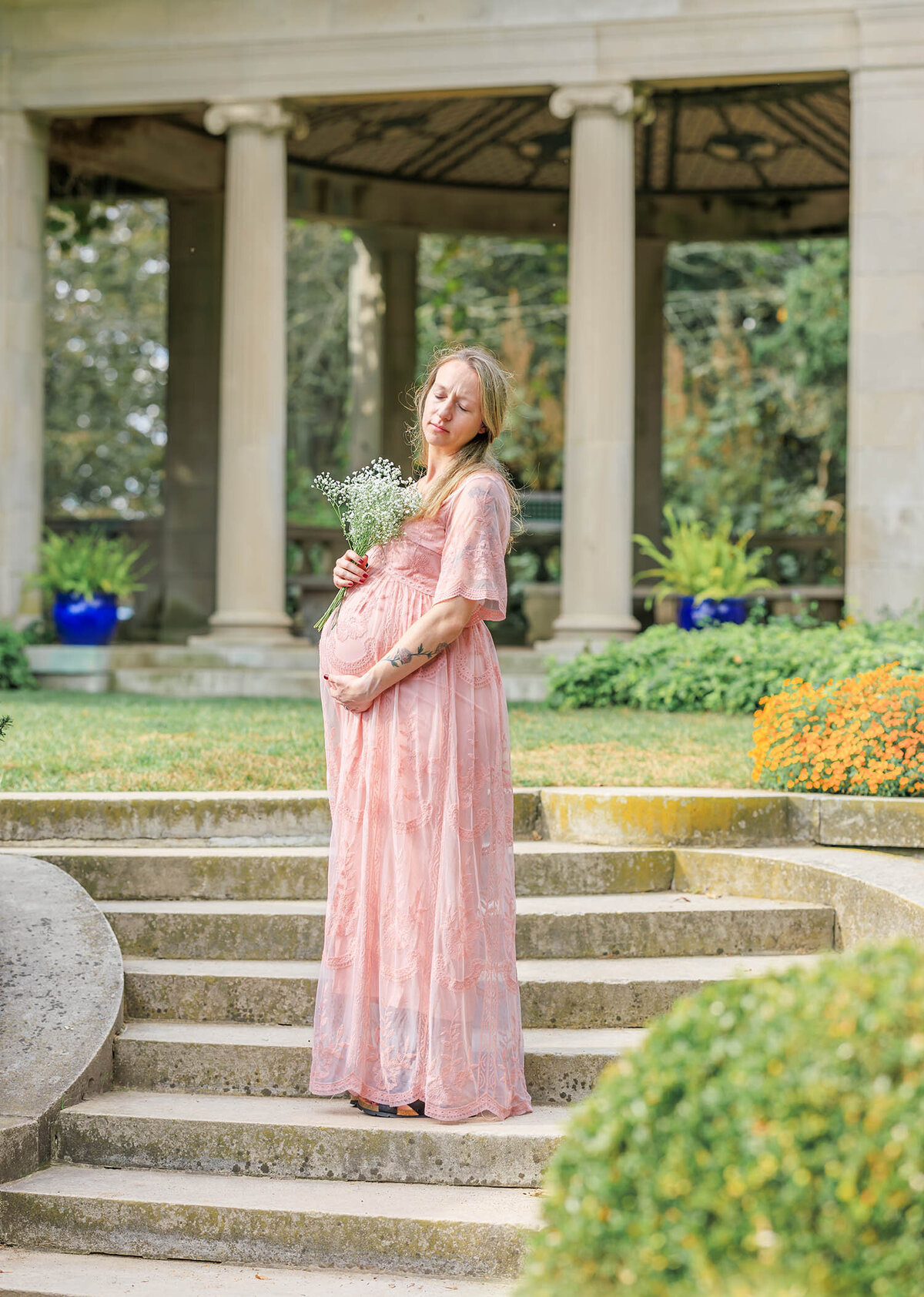 rose-garden-maternity-session-harkness-memorial-connecticut-9