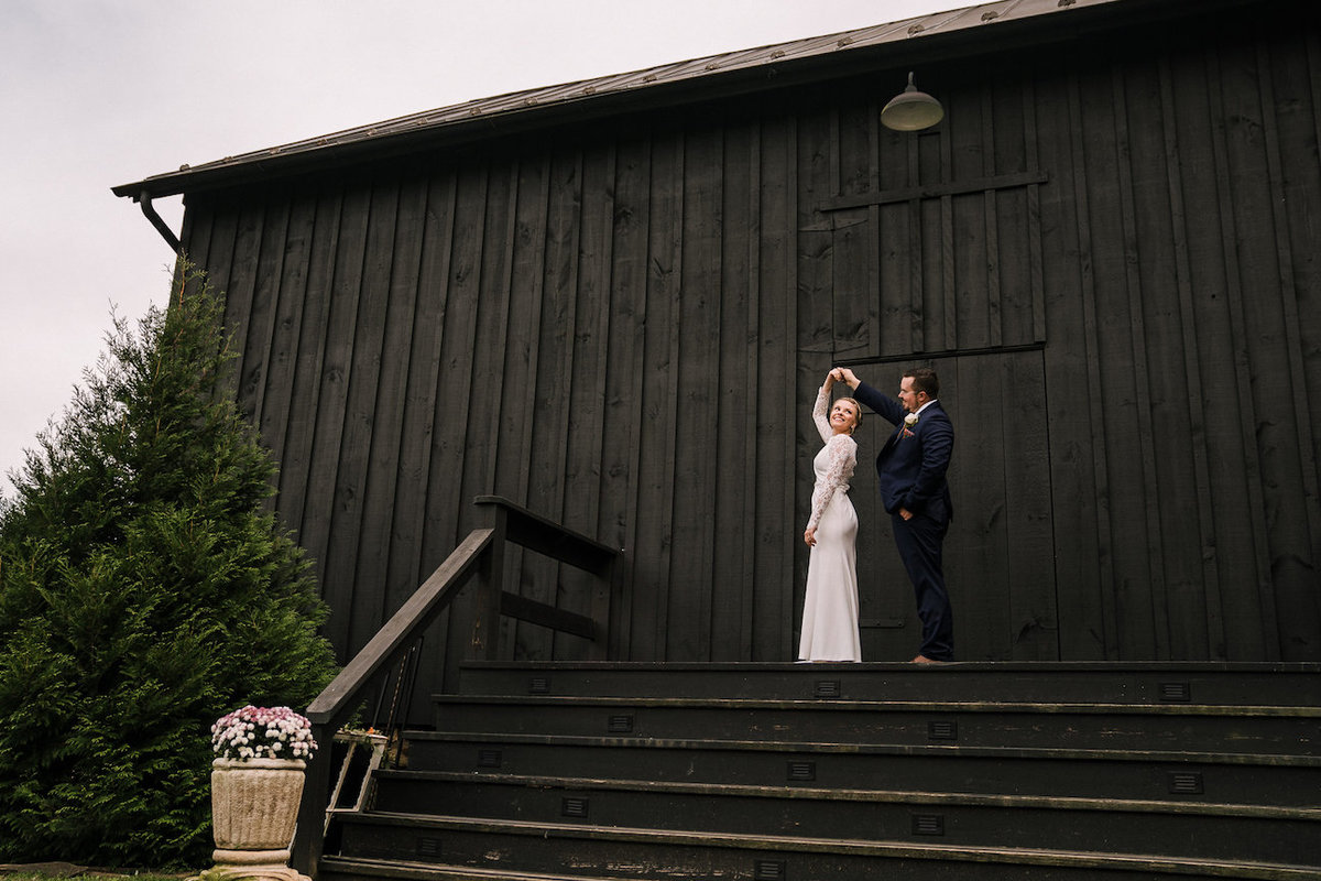 tranquility-rustic-barn-fall-wedding12