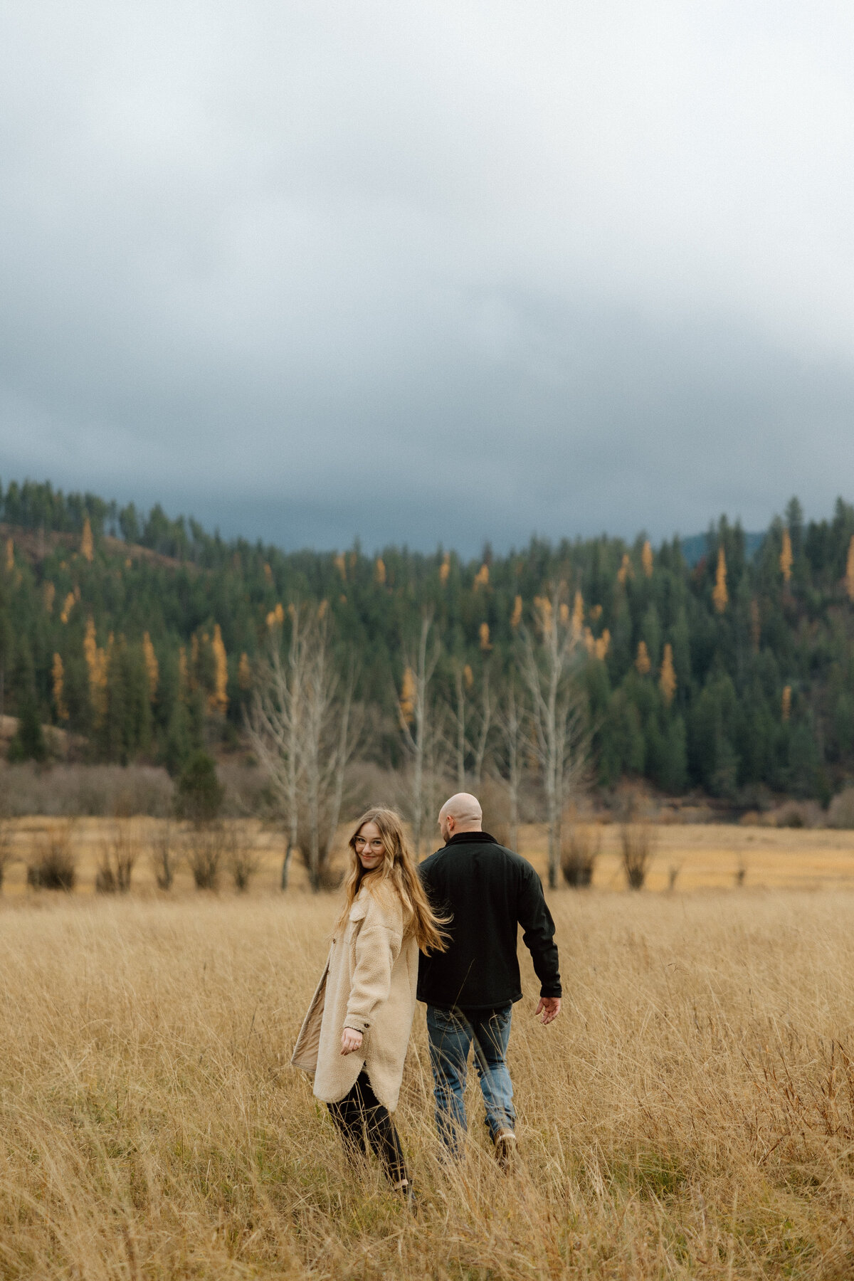 rainy-engagement-photos184106