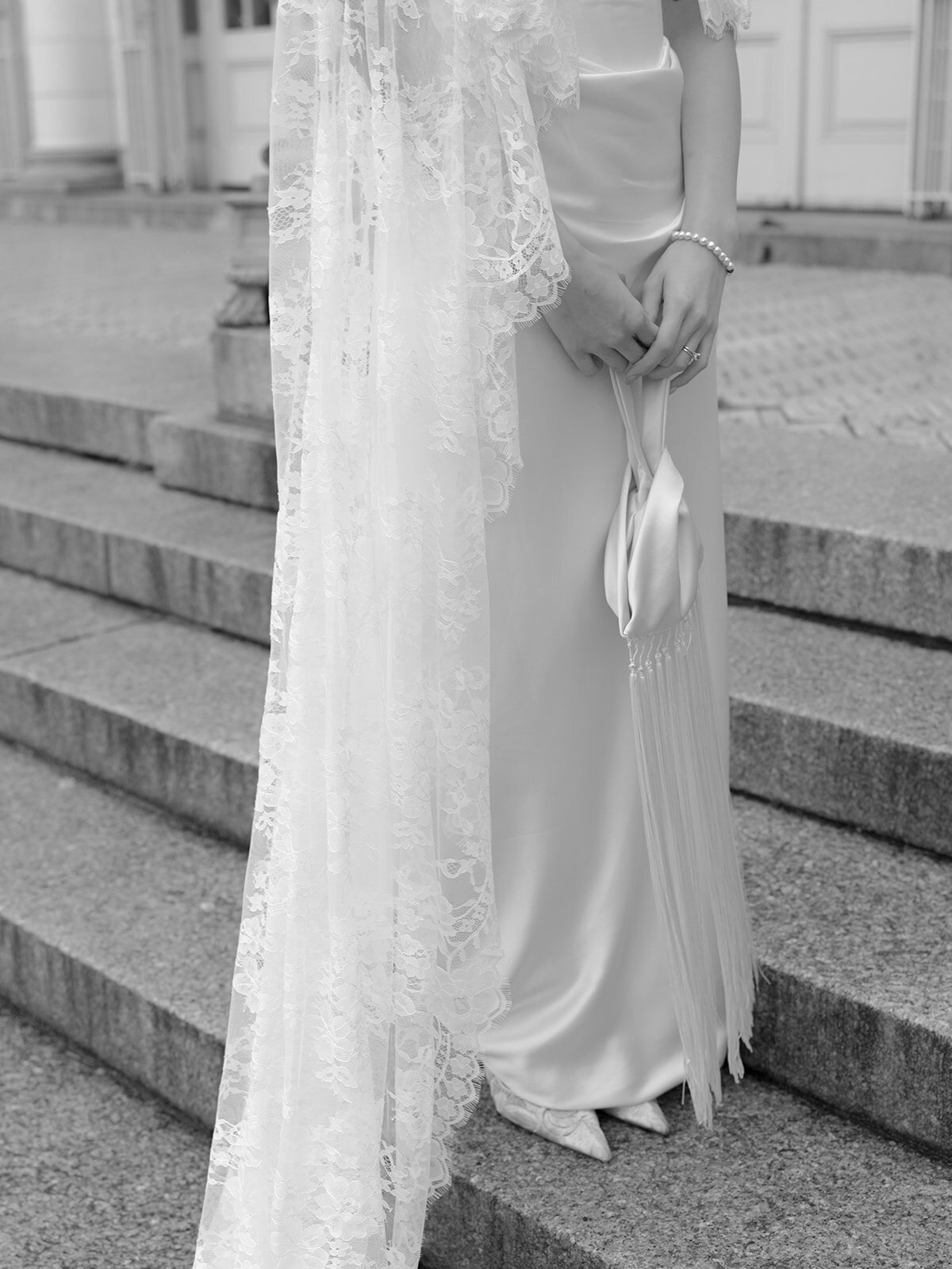 Faye-Fern-Creative-Ruby-Olivia-Rae-Hersey-Eugen-Hotaj-Prospect-Park-Boathouse-Wedding-Cocktail-Hour-15