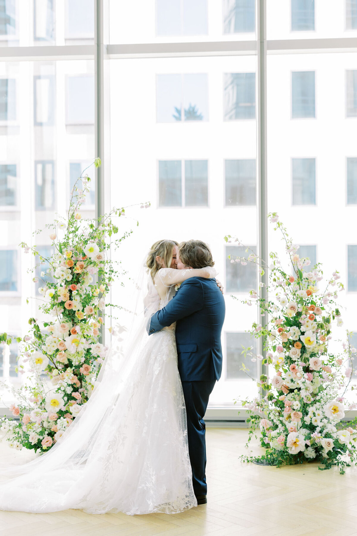 Shangri-La-Hotel-Toronto-Wedding_Editorial-Wedding-Photographer0065