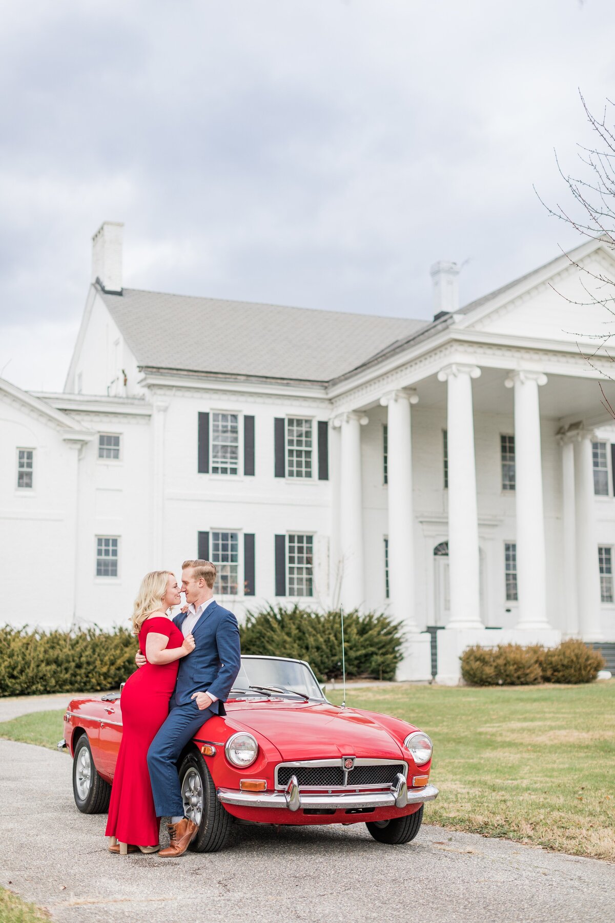 Vintage-Car-Engagement-Photos-DC-Maryland-Silver-Orchard-Creative_0008