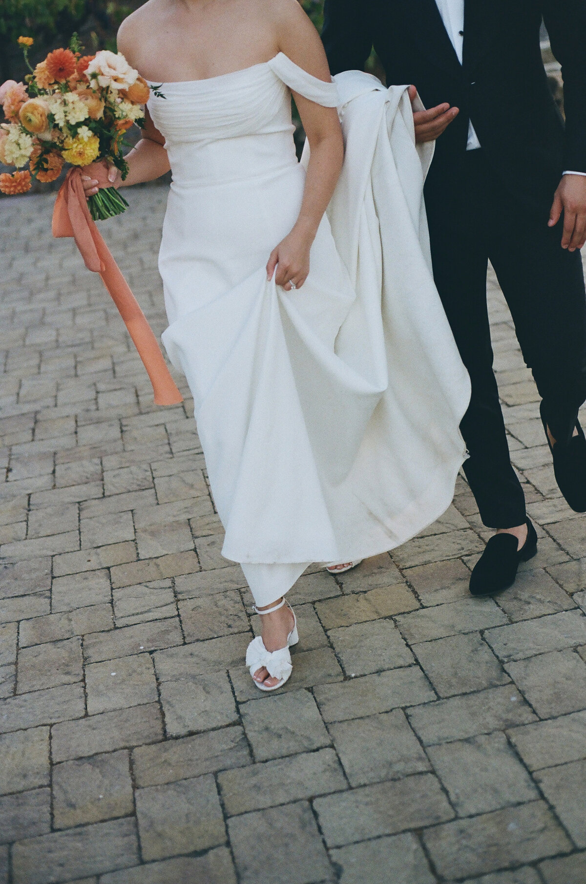 Viansa-wedding-annie-ben-film-scans-ashley-carlascio-photography-0021