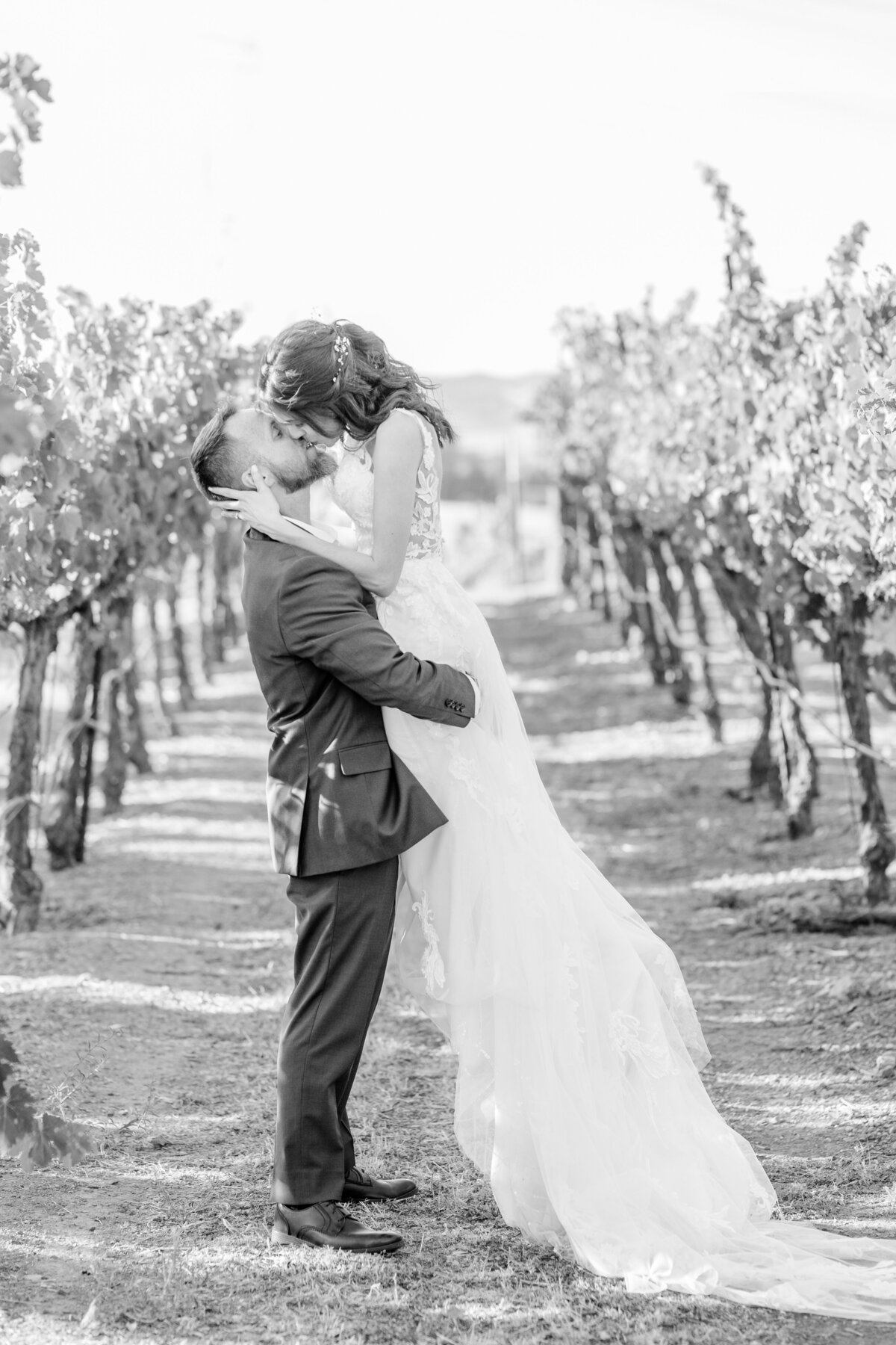 Jen-James-Wedding_Rios-Lovell-Winery_Eszter-Timea-Photography-sp2 -14