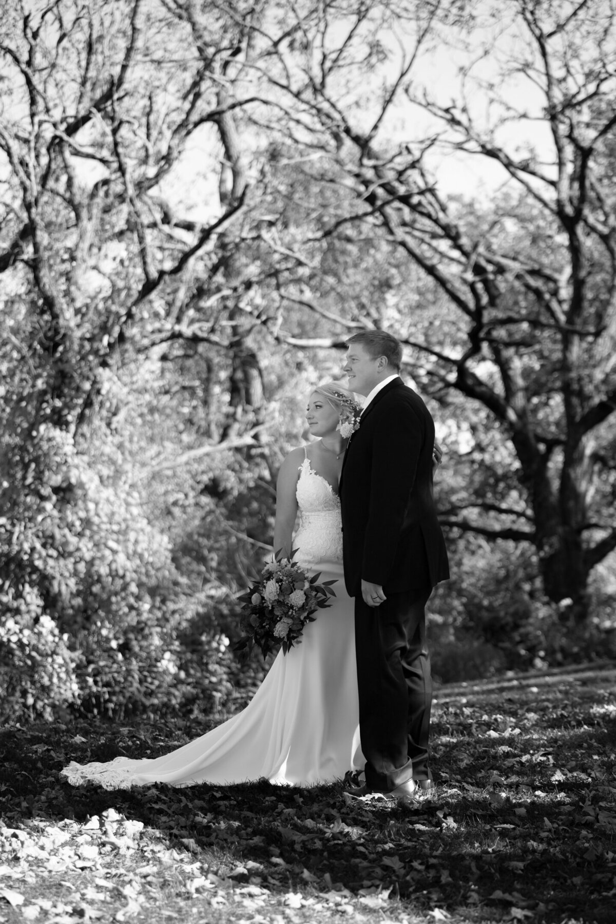 clear lake-ia-wedding-photographer-39