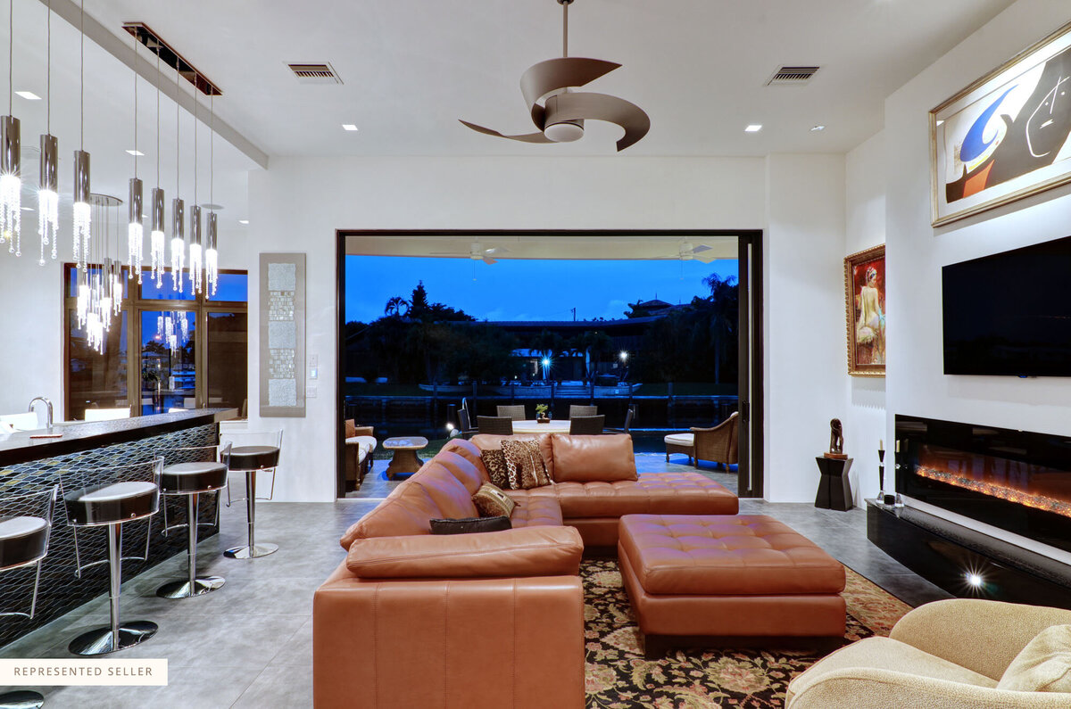 The Elli Group- Cleveland Real Estate Agent - Represented Seller  010