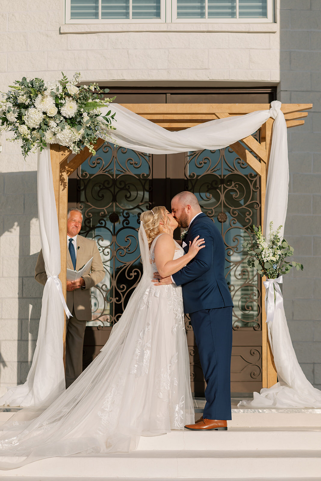 miranda-rose-photo-whitehurst-gallery-elopement-chantilly-chic-celebrations-13