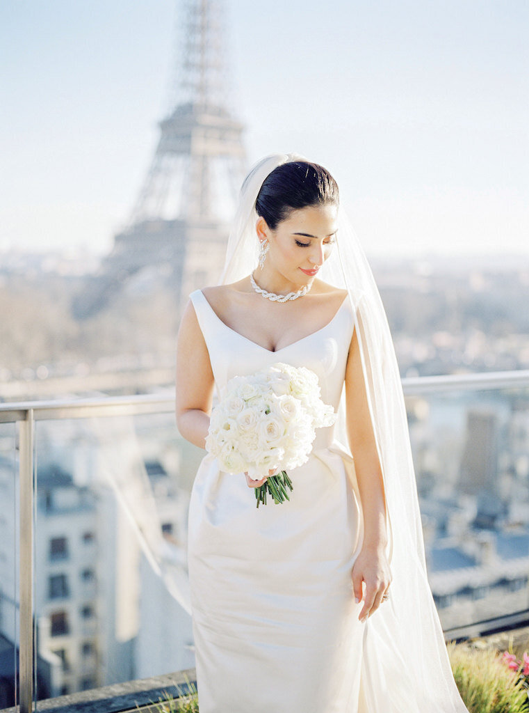 Stylish-Paris-bride-Paris-wedding-planner
