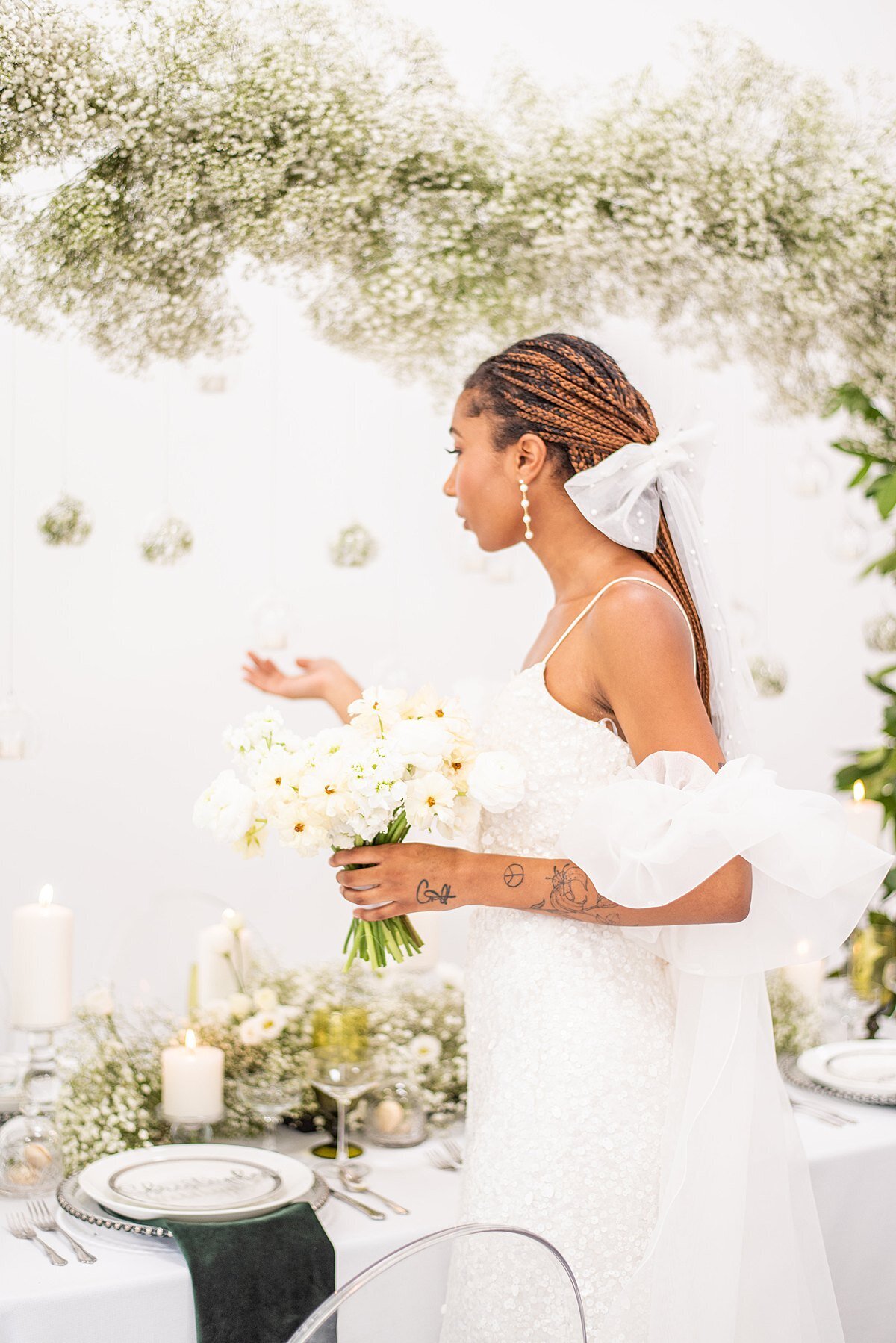 bride-groom-tablescape-white-green-greenville-sc-fluffy