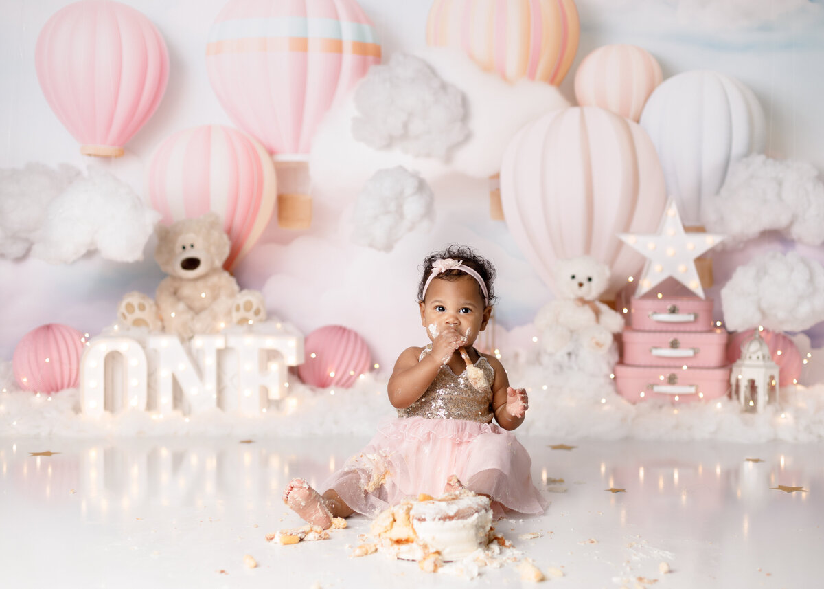 Pink hot air balloon cake smash