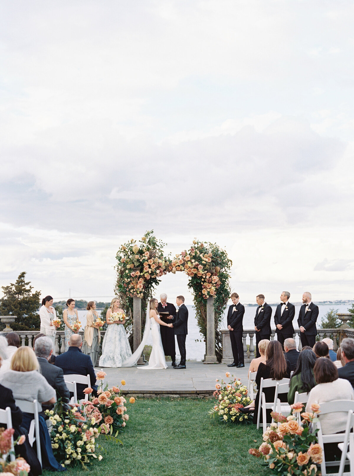 Emily March Photography Wilmington, North Carolina and Destination Wedding Engagement Photographer Heirloom Photography for Memorable Gatherings Light Airy Sentimental Imagery Images Weddings_Castle Hill Inn Wedding - 044