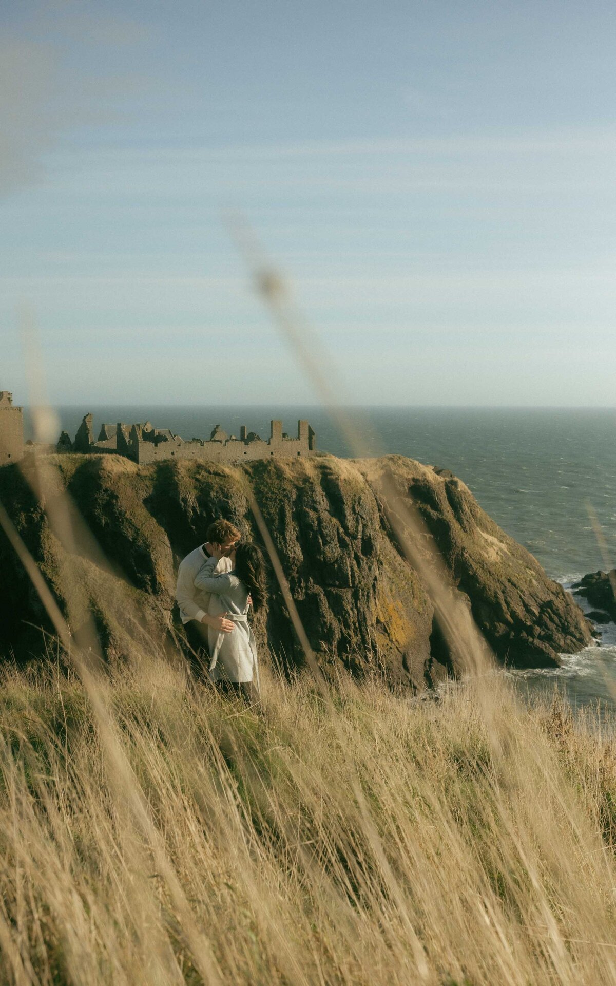 SecretProposal-TheSwiechs-Brandon&McKennaDunnotarCastleScotland-13
