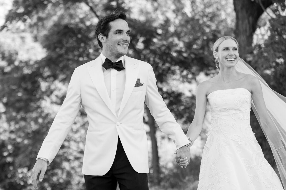 shoreacres-lake-bluff-tent-wedding-by-olivialeigh-30