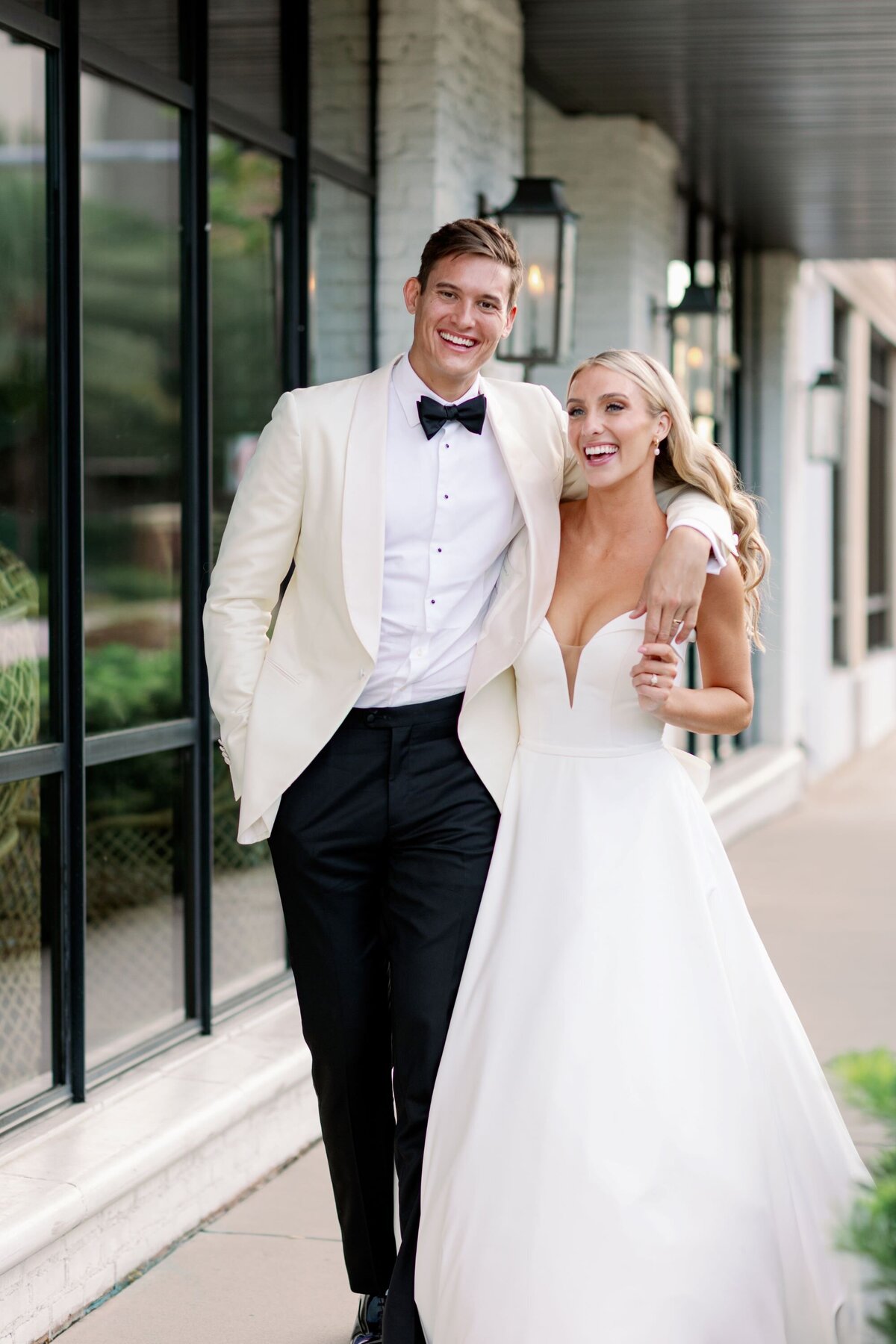 brittany-pannebaker-tampa-florida-destination-wedding-photographer-wedding-chandler-and-cole-tampa-harborside-chapel-547