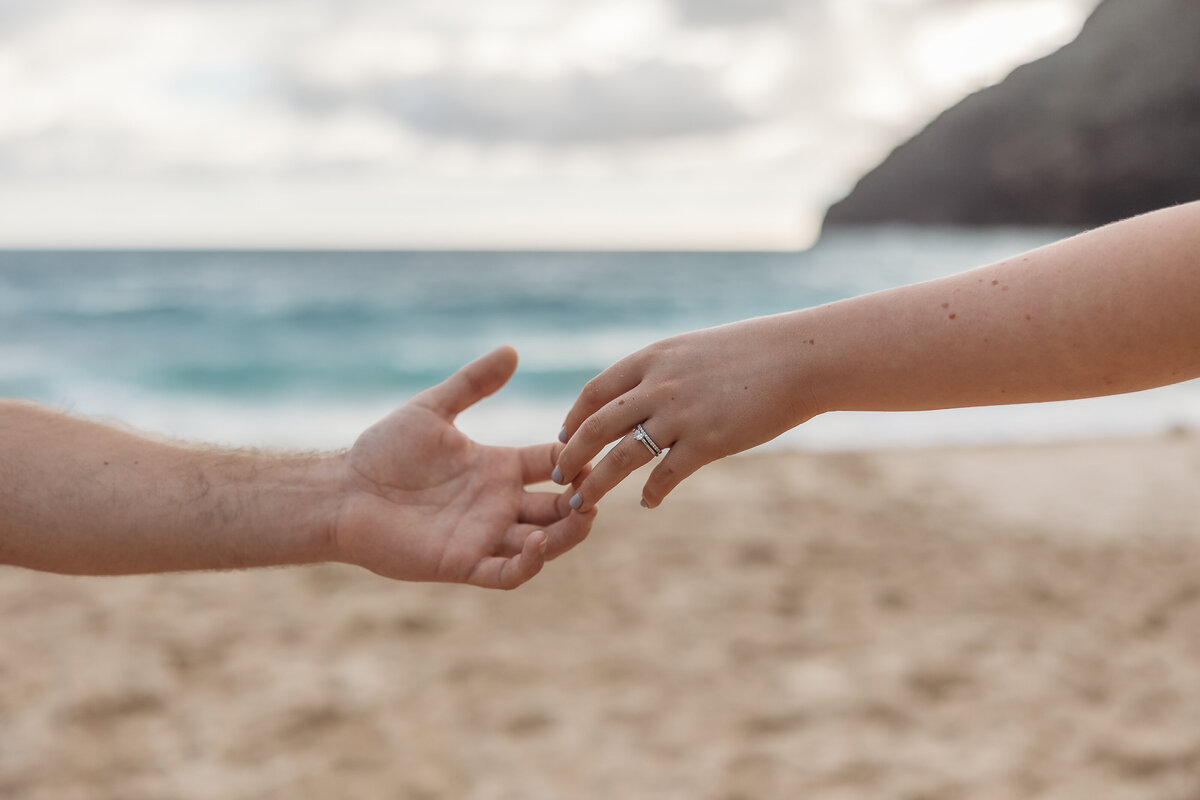 makapuu-beach-engagement-photos-22