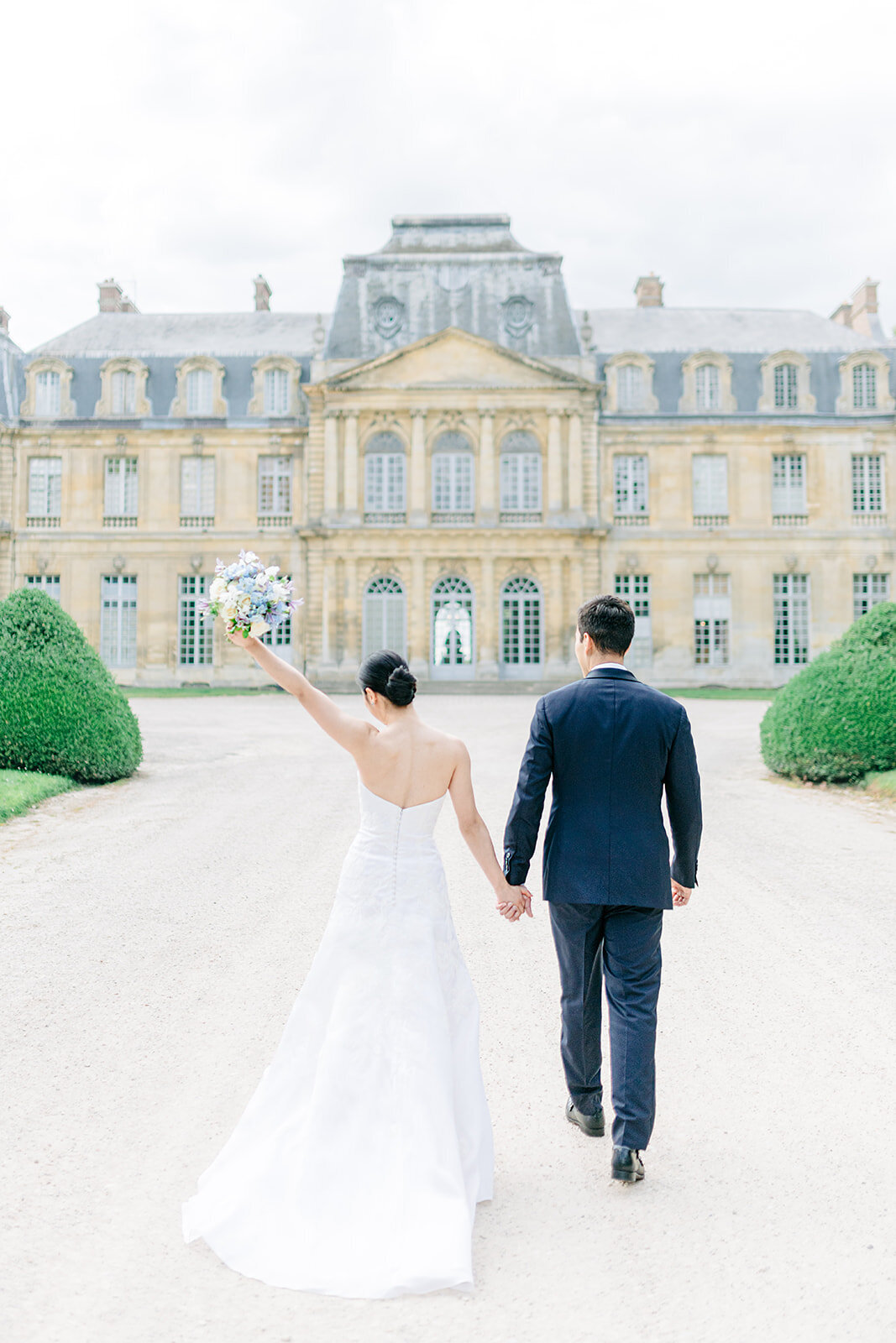 MorganeBallPhotography-Wedding-ZoeEdward-05-ChateauChamplatreux-LoveSession-98-