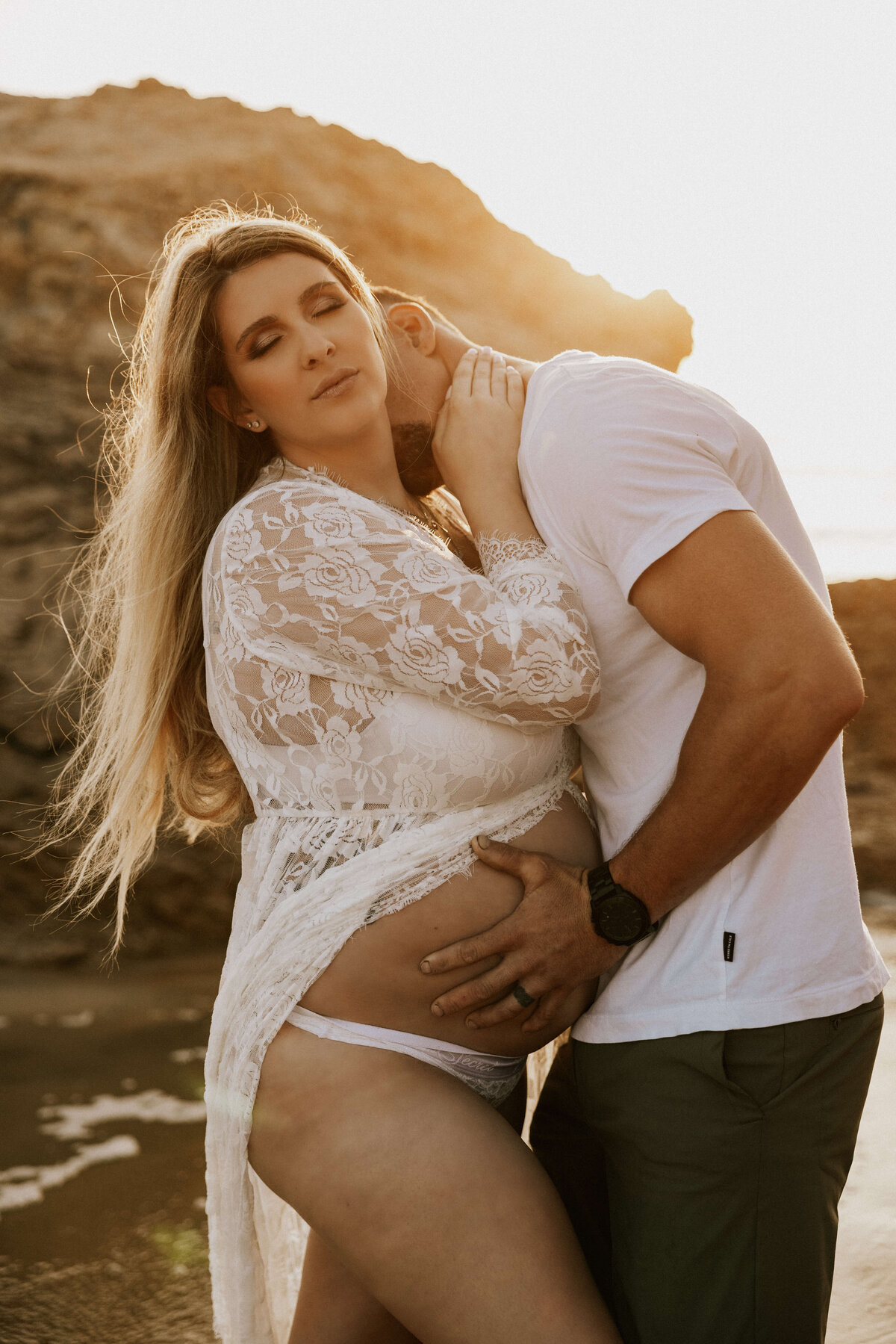 crystal-cove-beach-maternity-session