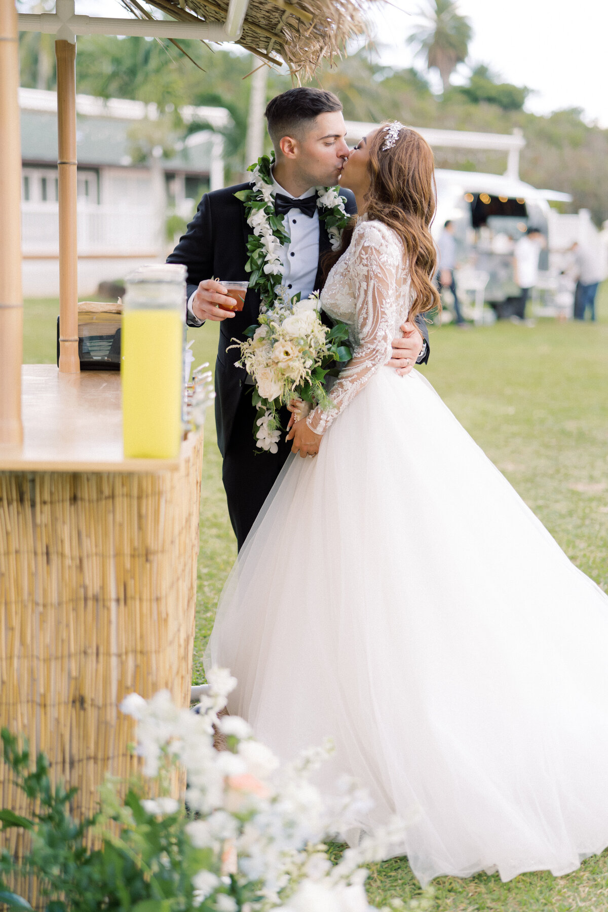 Loulu Palm Wedding Photographer Oahu Hawaii Lisa Emanuele-780