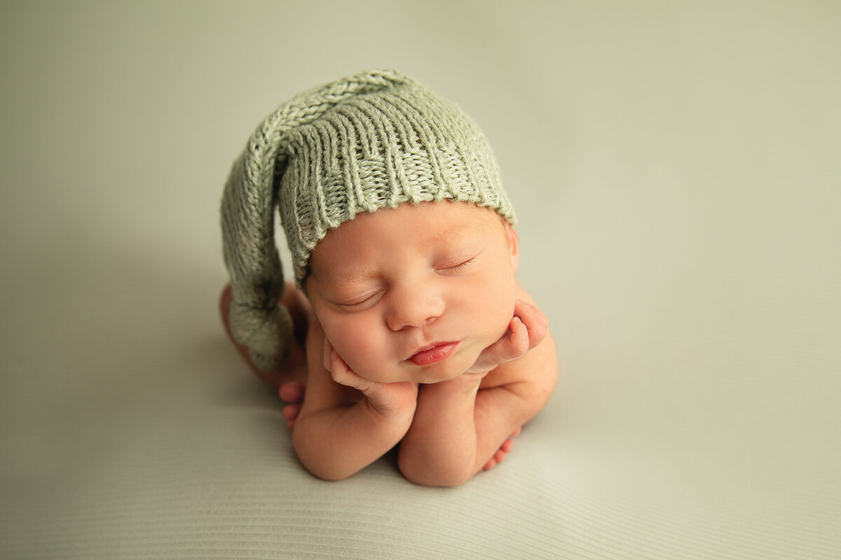 Cedar Park’s trusted newborn photographer, specializing in capturing baby milestones in beautifully styled photo sessions. Call us now!