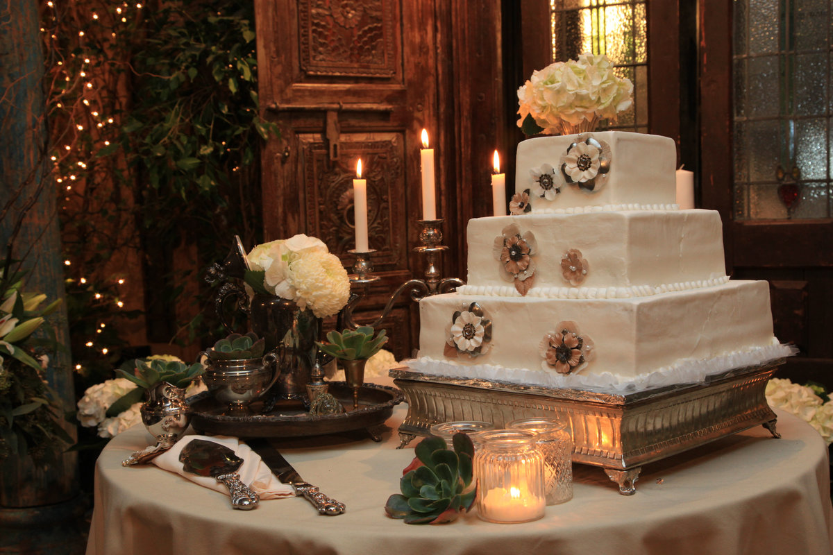 kassel Photography captures every detail of your wedding. Cake,decor,and table settings.