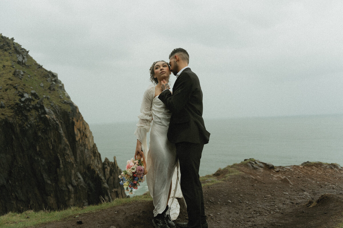 elopement oregon cliff - lizarrietaphotography-76