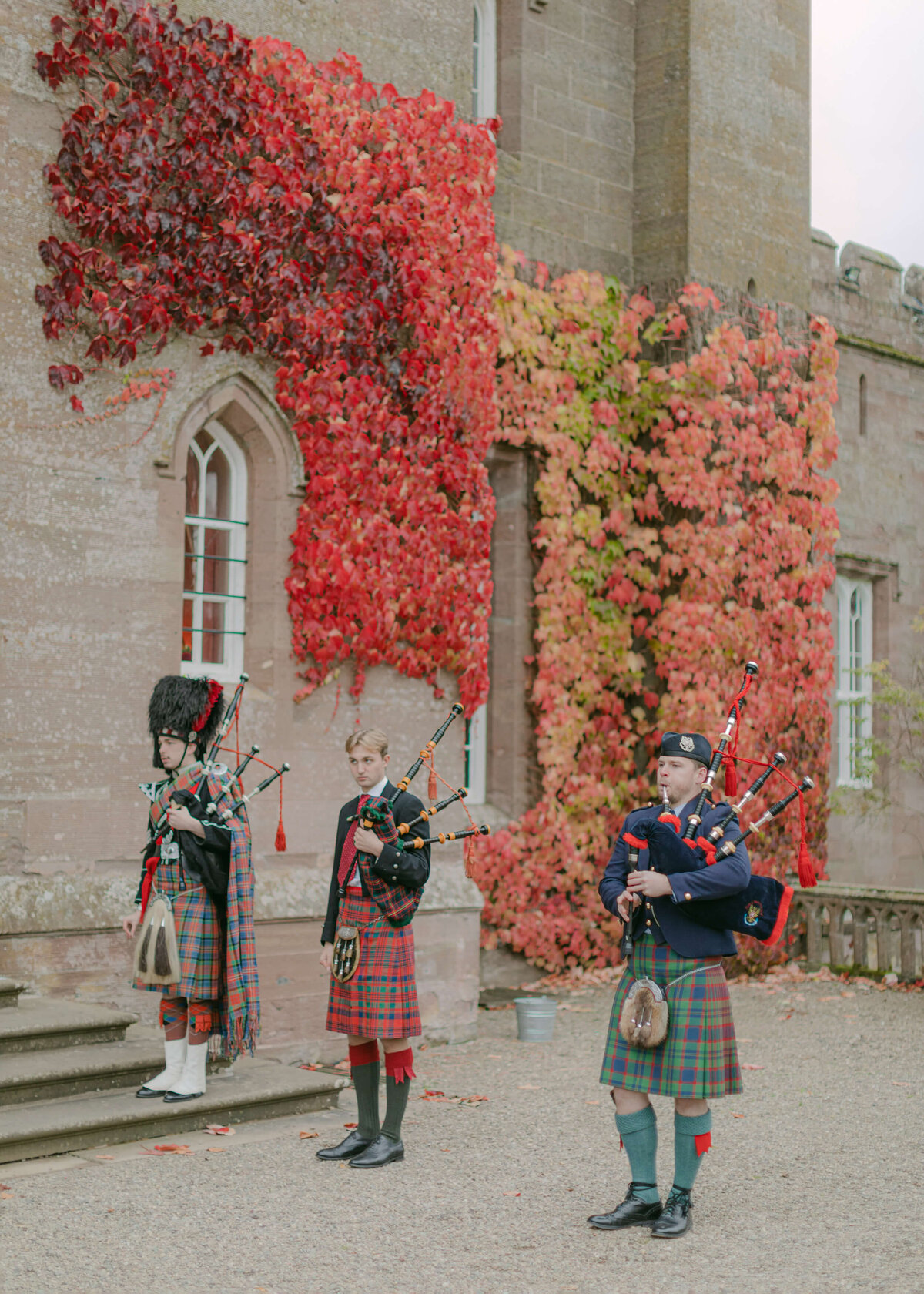 chloe-winstanley-wedding-scotland-bagpipes-scone-palace