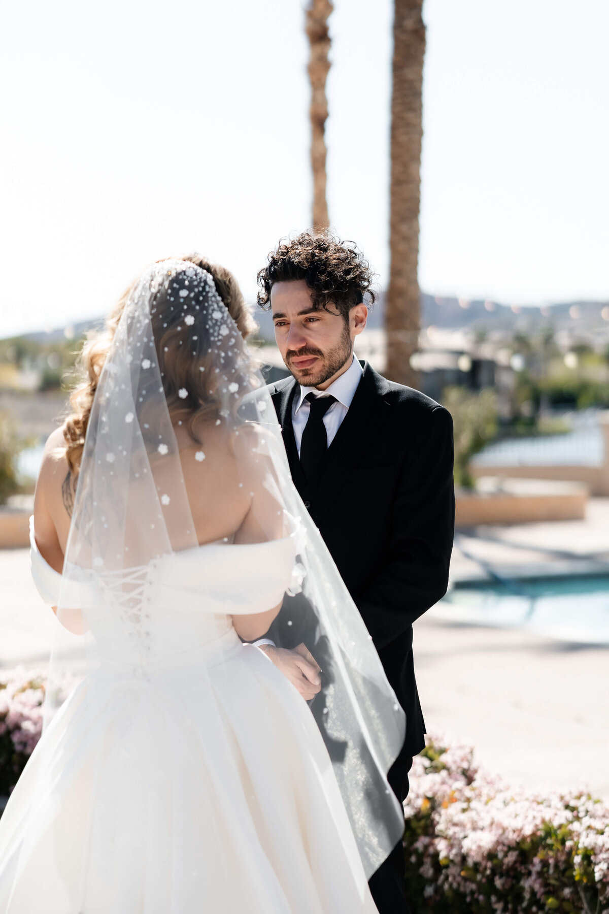 35_riskyexposure_marley-simon_las-vegas-elopement-photography