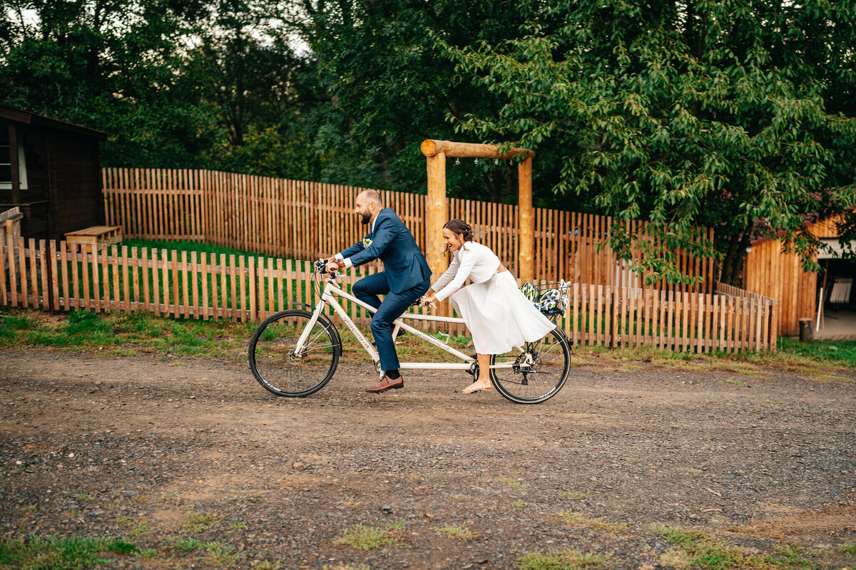svatba držovická stodola svatební hra cyklo