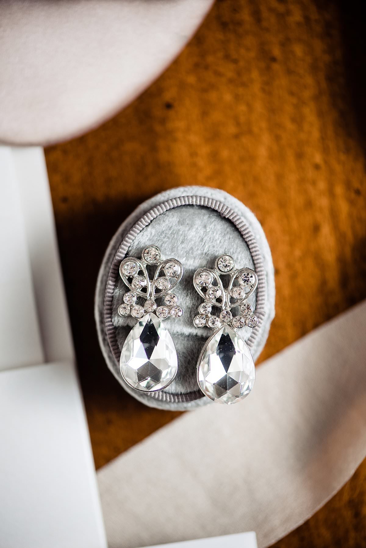 Detail photo of brides earrings