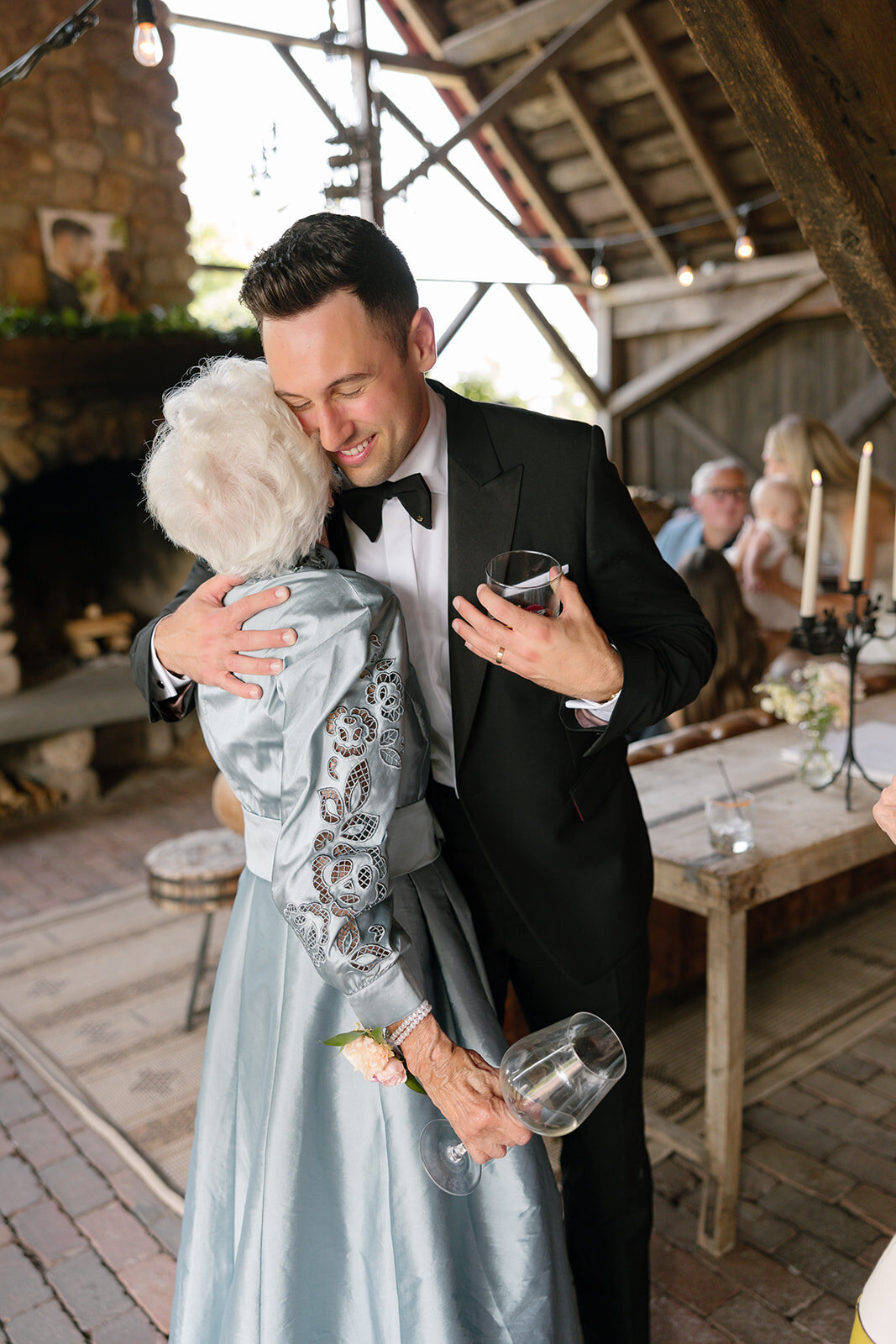 redeemed_farm_wedding_minnesota_loui_photography_Brooke_emmit-73