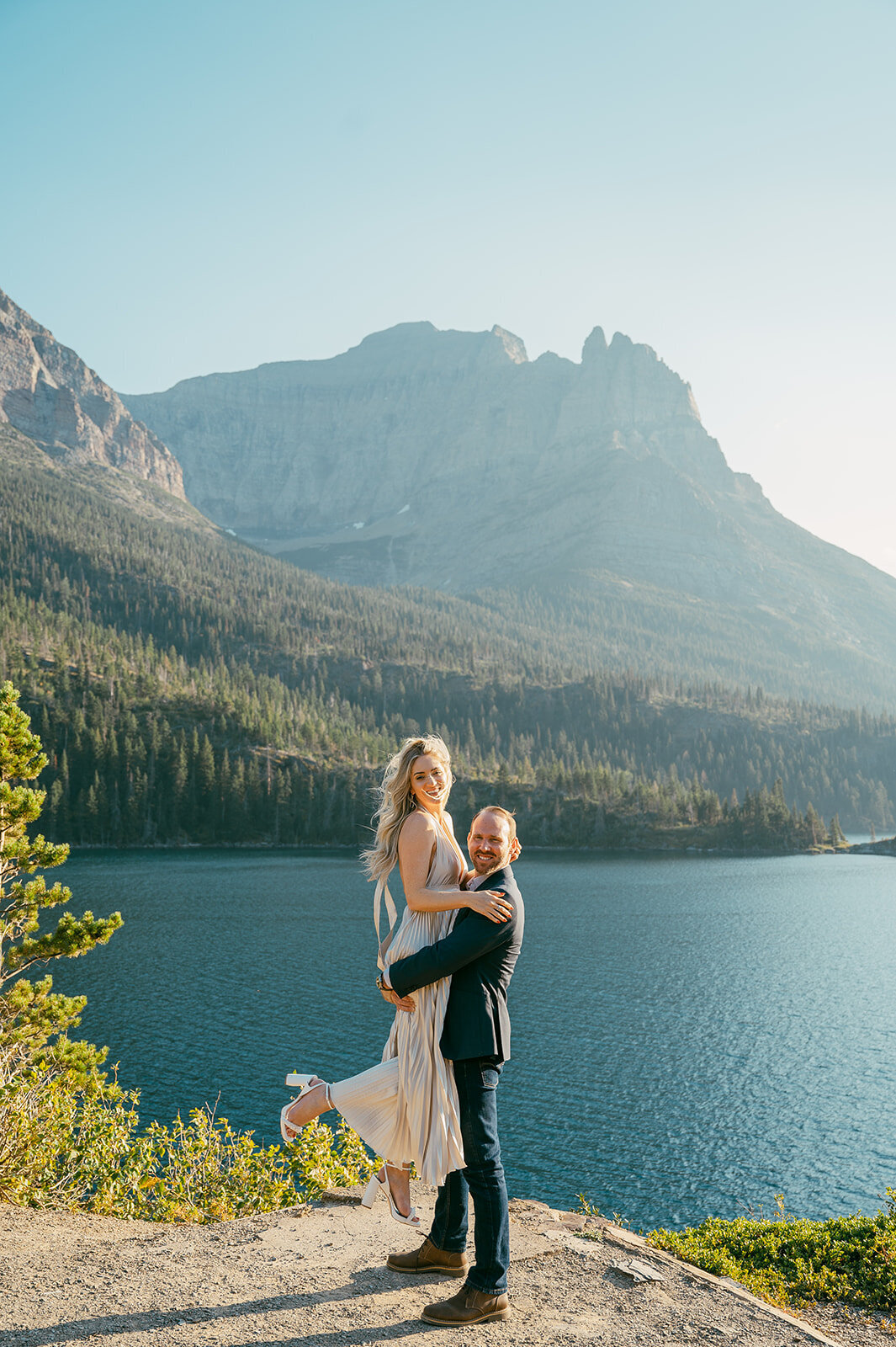 vintage-hollywood-glacier-national-park-elopement-presley-gray-photo1039