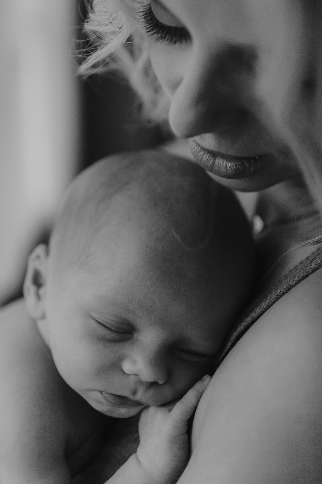 14DC-In-Home-Newborn-Session-Family-Lifestyle