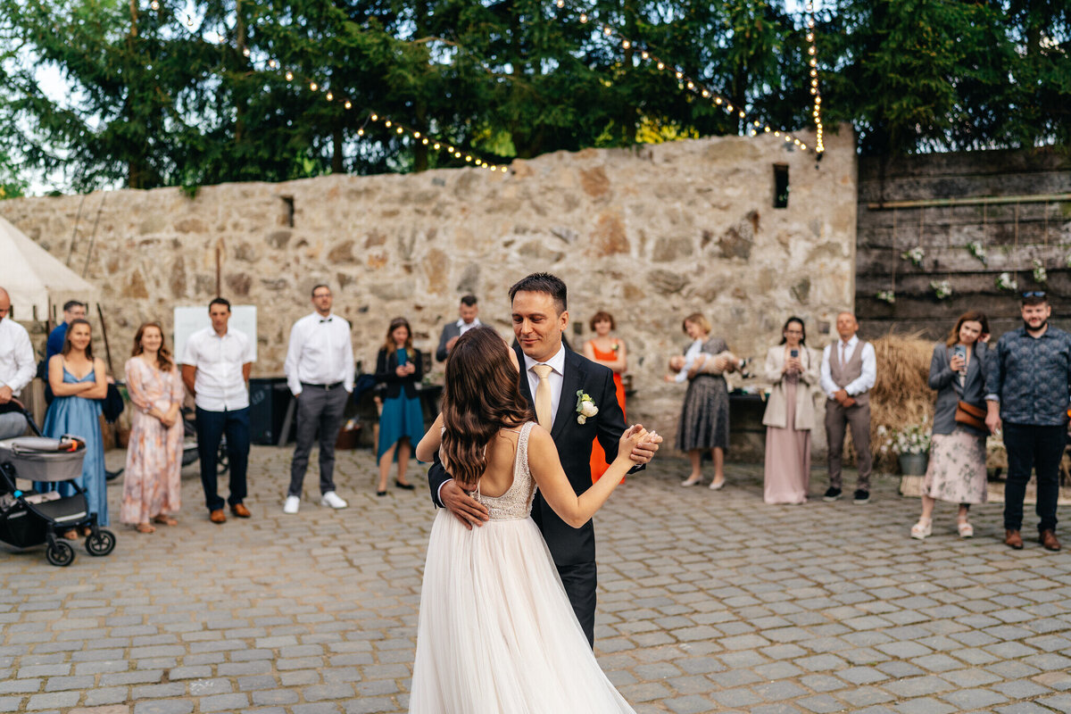 svatba za vratama první tanec