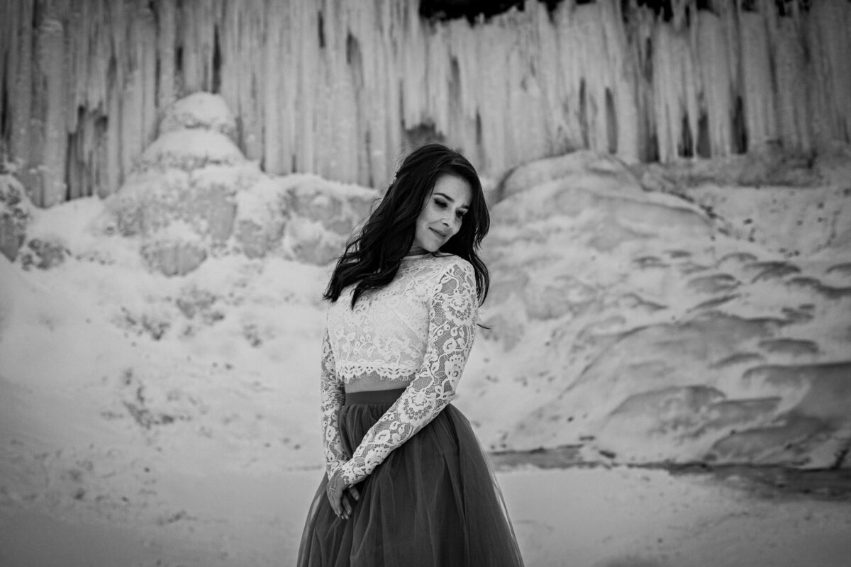 Minnehaha-Falls-Engagment-Winter-Saint-Paul-Minnesota-Andy-Hardman-Photography-2022-148