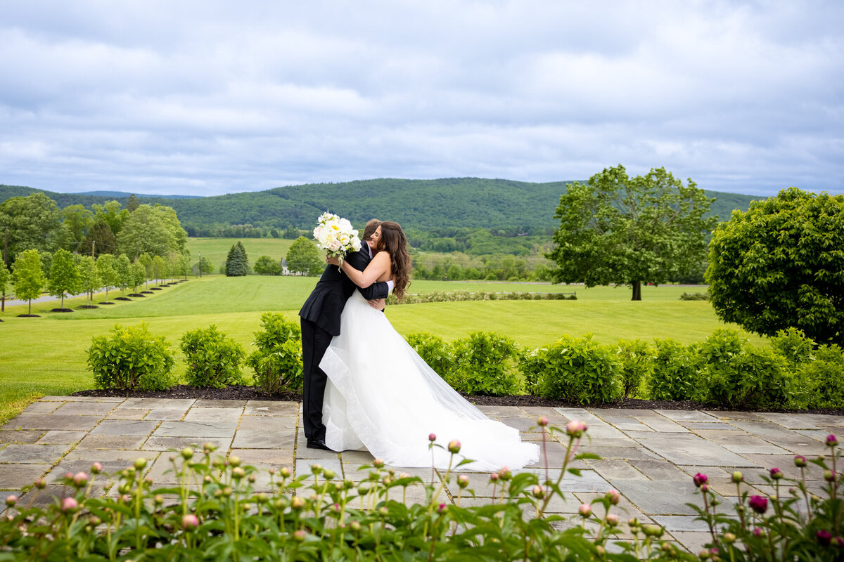 Lion-Rock-Farm-Wedding- Luxurious-Farmland- Estate-2