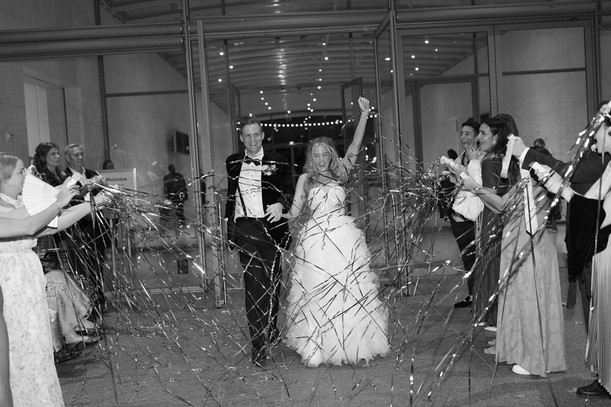 alexa + alex - nasher sculpture center - dancing + exit - jaycee quinn photography-316