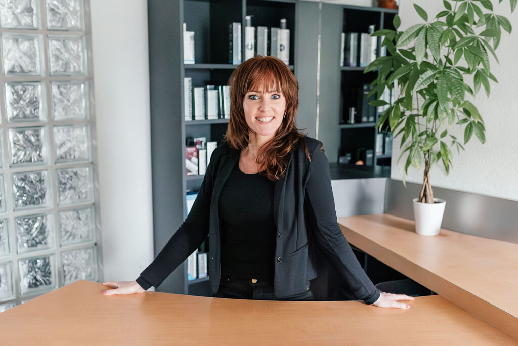 Sandra Legters 2024.03.15-SalonPerfectSkin-44