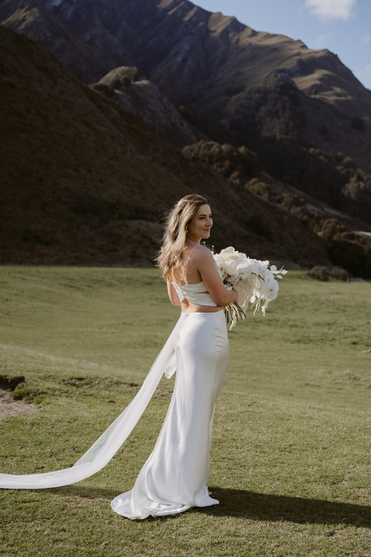 bride-field-mokelake-queenstown