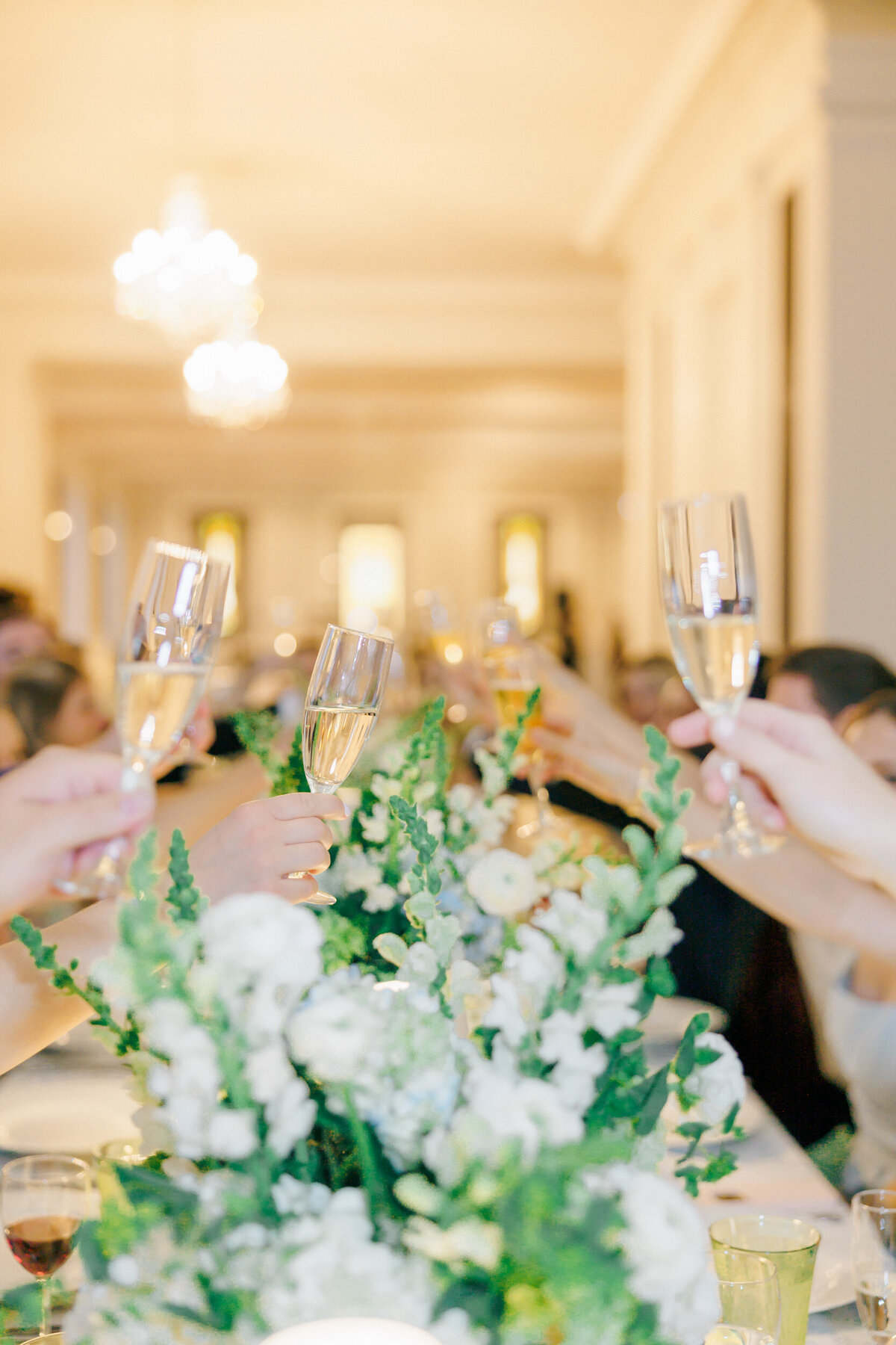 Lexi Benjamin Photography_Reynolds Chicago History Museum Wedding_07.06.24-337