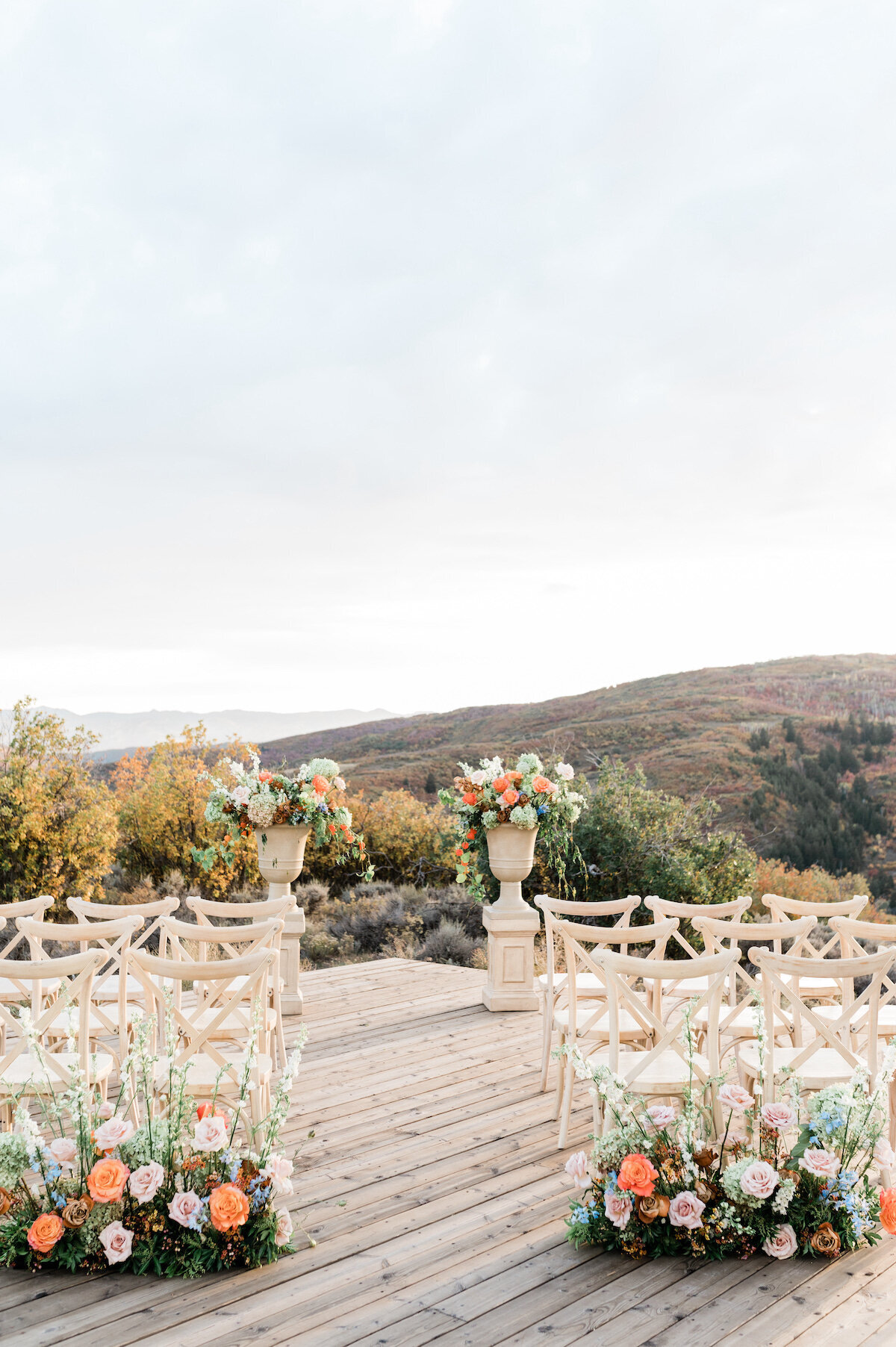 Art meets love in our luxury elopement photography. With a fine art aesthetic, we craft visual stories that evoke emotions and celebrate the cherished details of your intimate celebration.