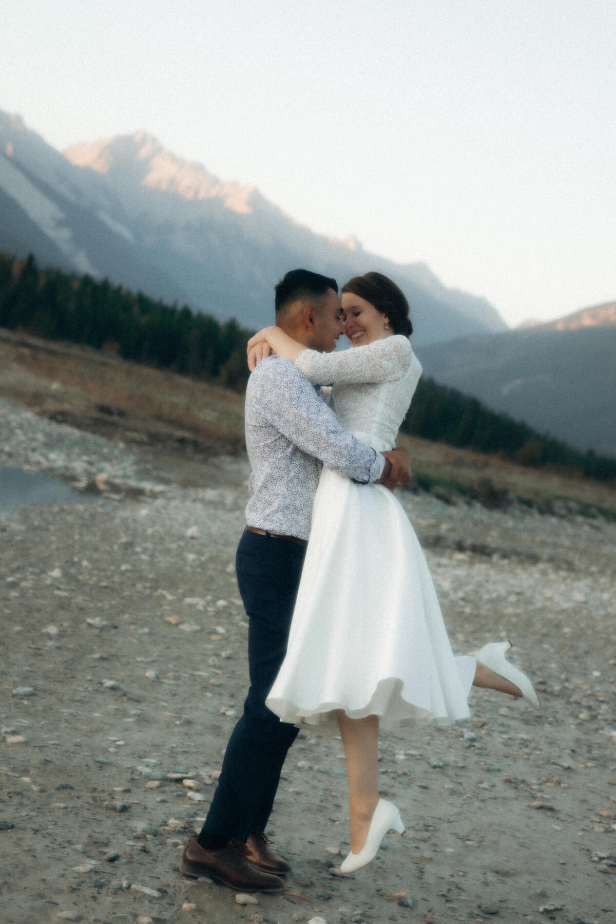 vpc-golden-bc-intimate-wedding-93