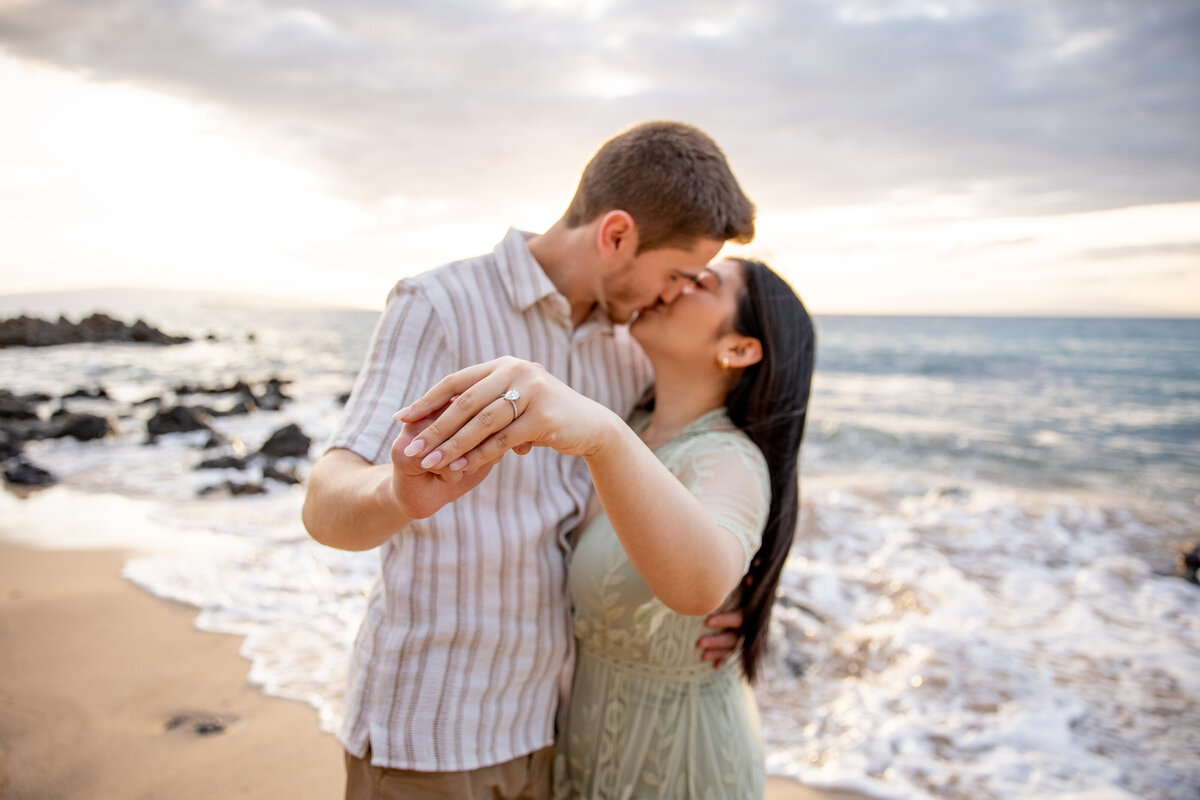 Hawaii Engagement Photographer captures close up of engagement ring during beach engagement photos