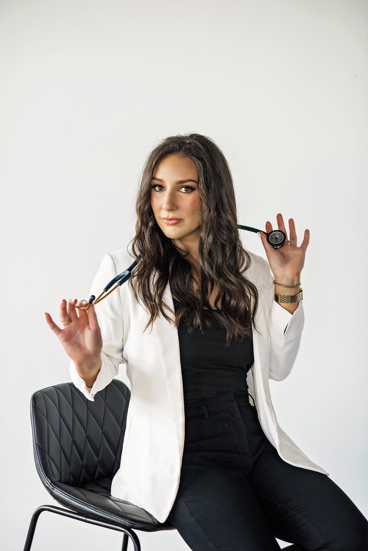 MADDYAINSLEYDVM_CROWNB_0085