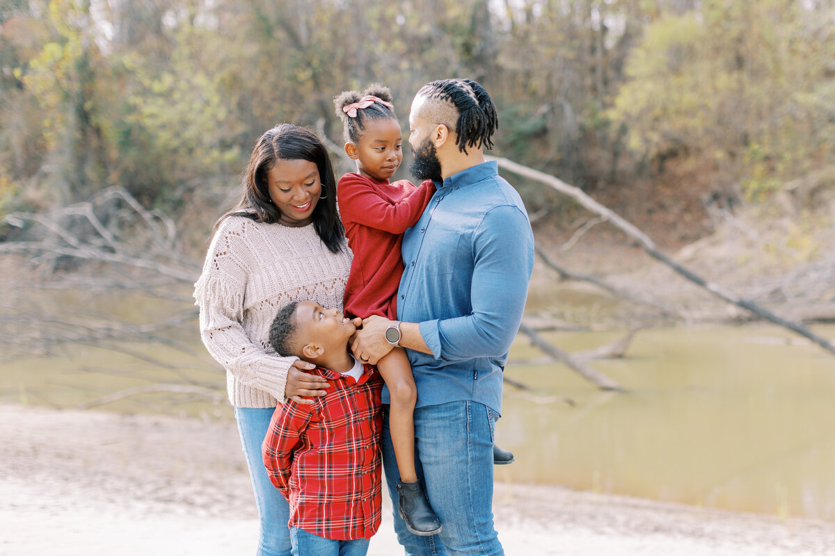 18_Favorite Family Fall Session 2023_Lindsay Ott Photography