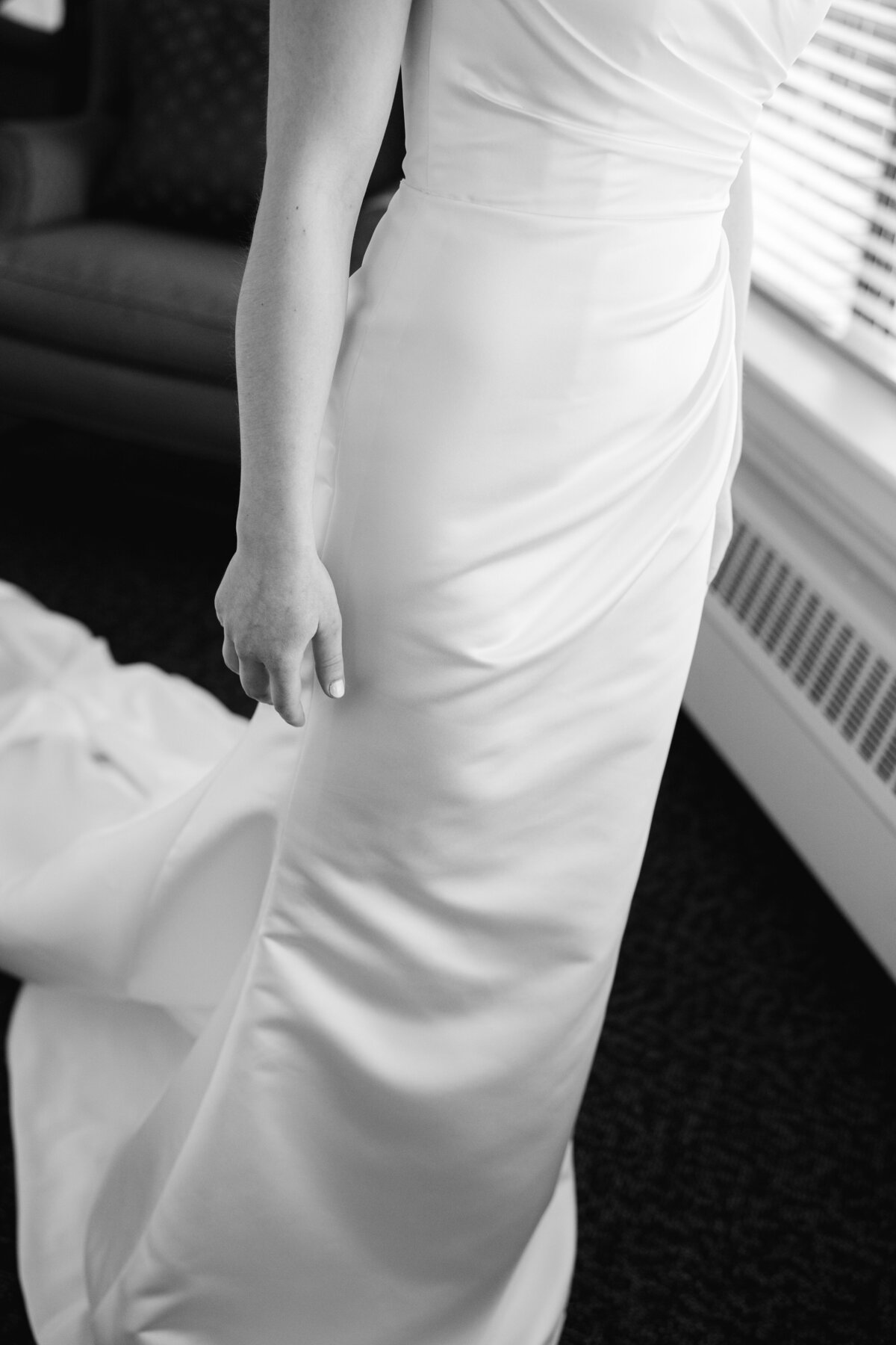 Candid-Bride-Groom-Toledo-Ohio-Wedding-Day11