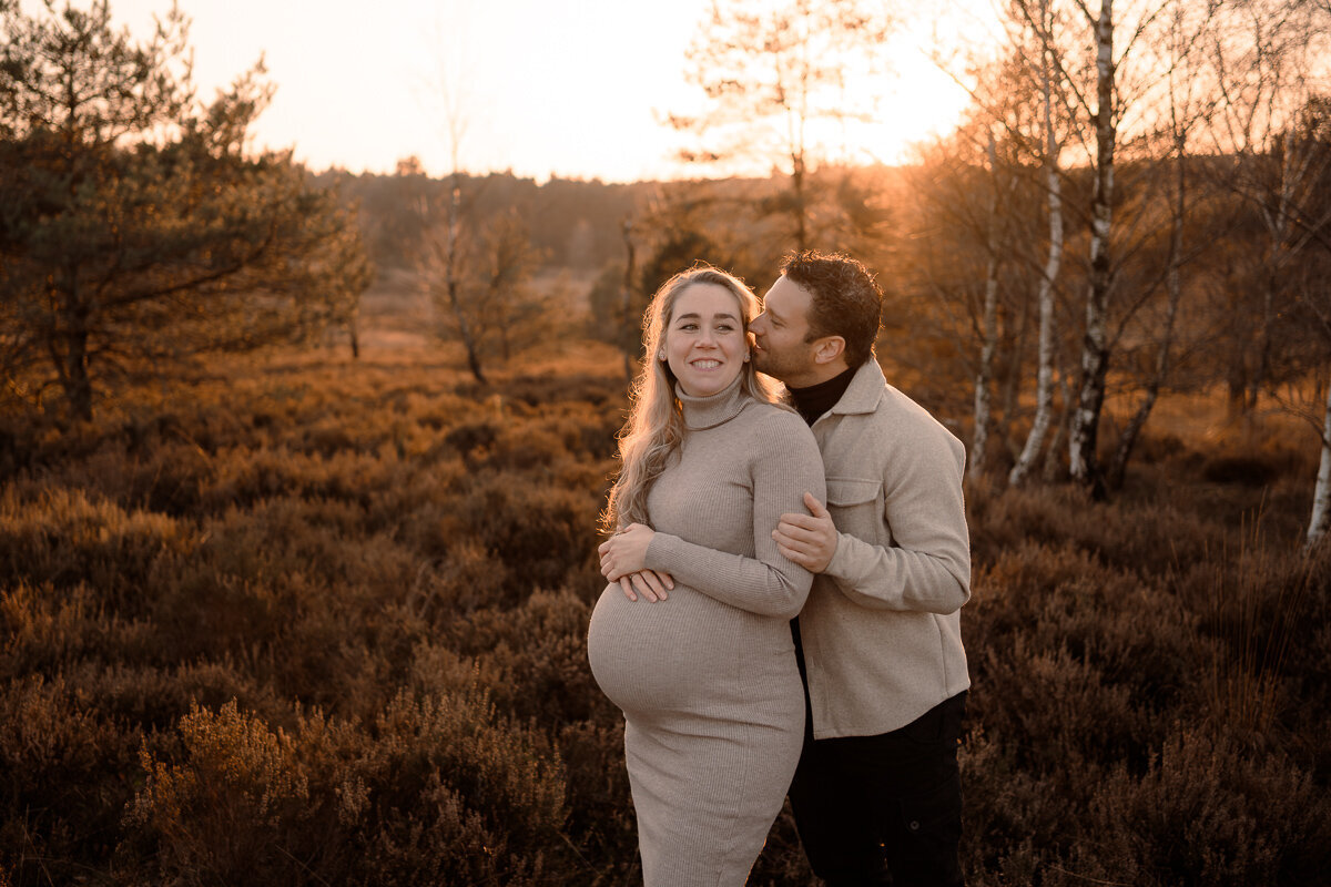 Joenne-Bokhorst-Fotografie-zwangerschapsshoot-winter-Apeldoorn-22