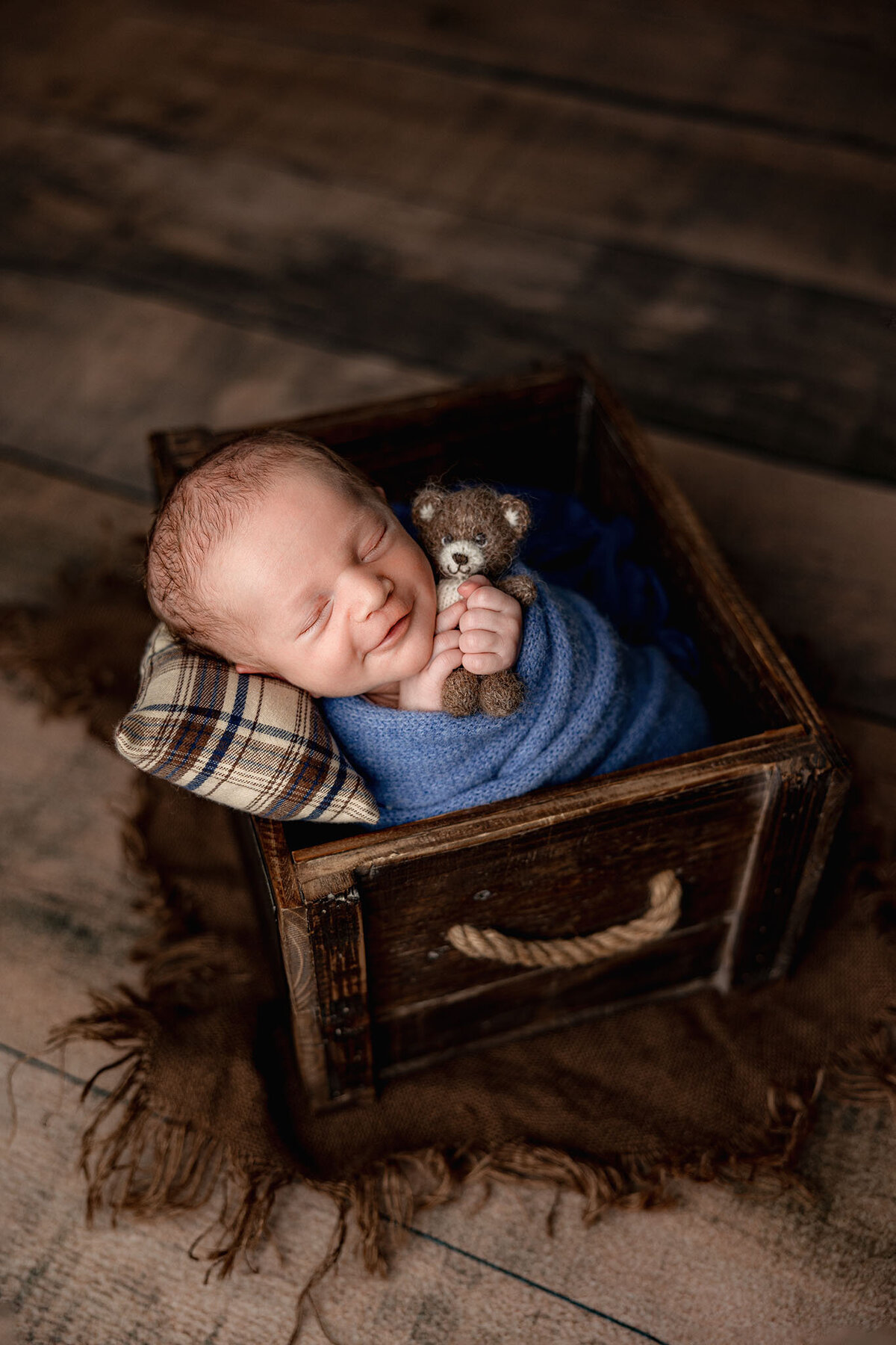 arielle_elizabeth_photography_newborn photographer, family photographer, baby photographer, milestones photographer, studio, near traverse city, near charlevoix, near petoskey, near gaylord, near harbor springs, michigan photographer_01100