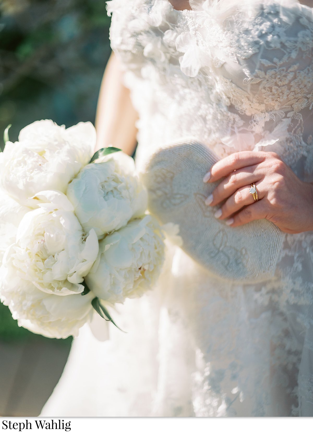bouquet, peonies, round bouquet, bridal
