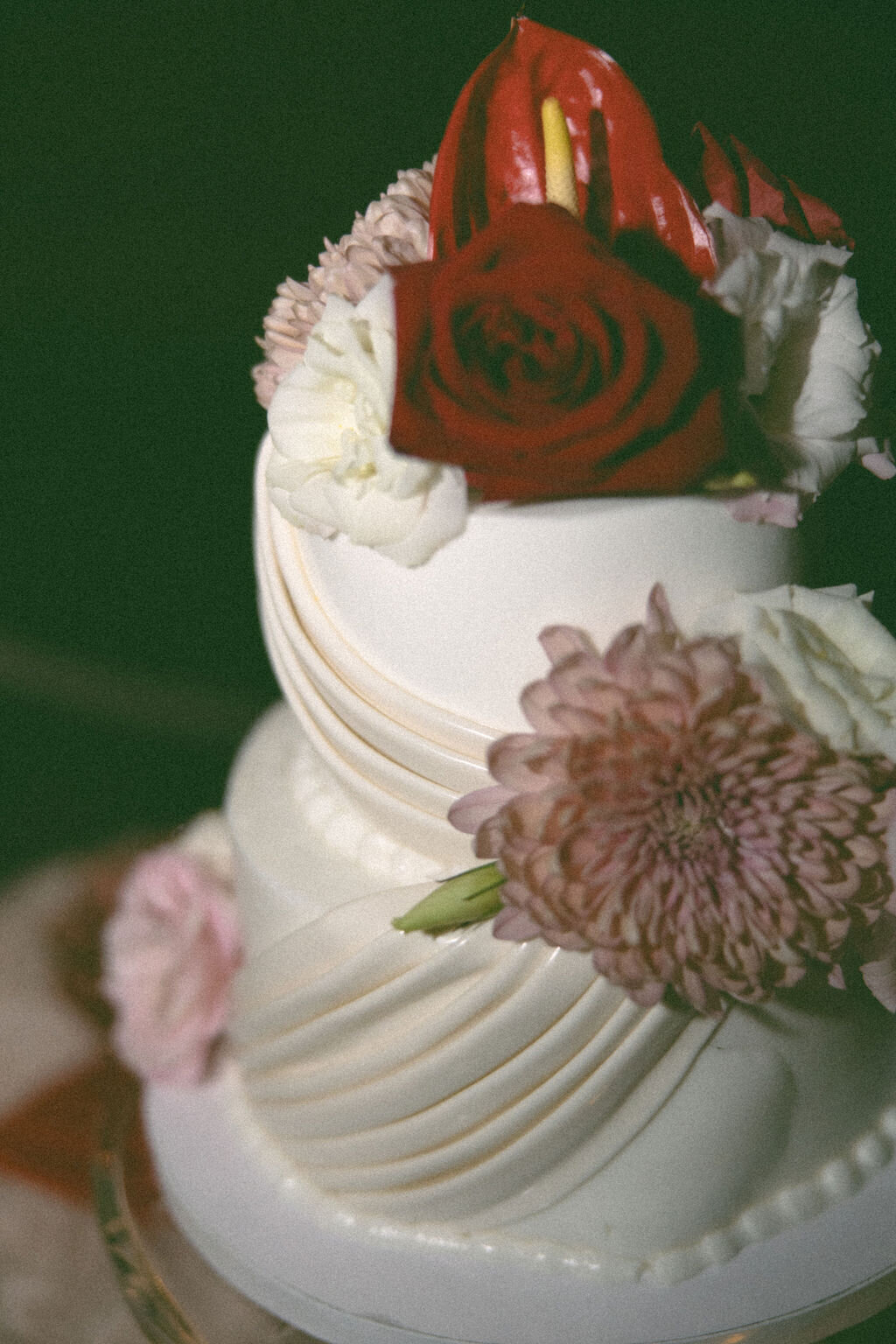 guest list management, wedding day, wedding day timeline, wedding cake